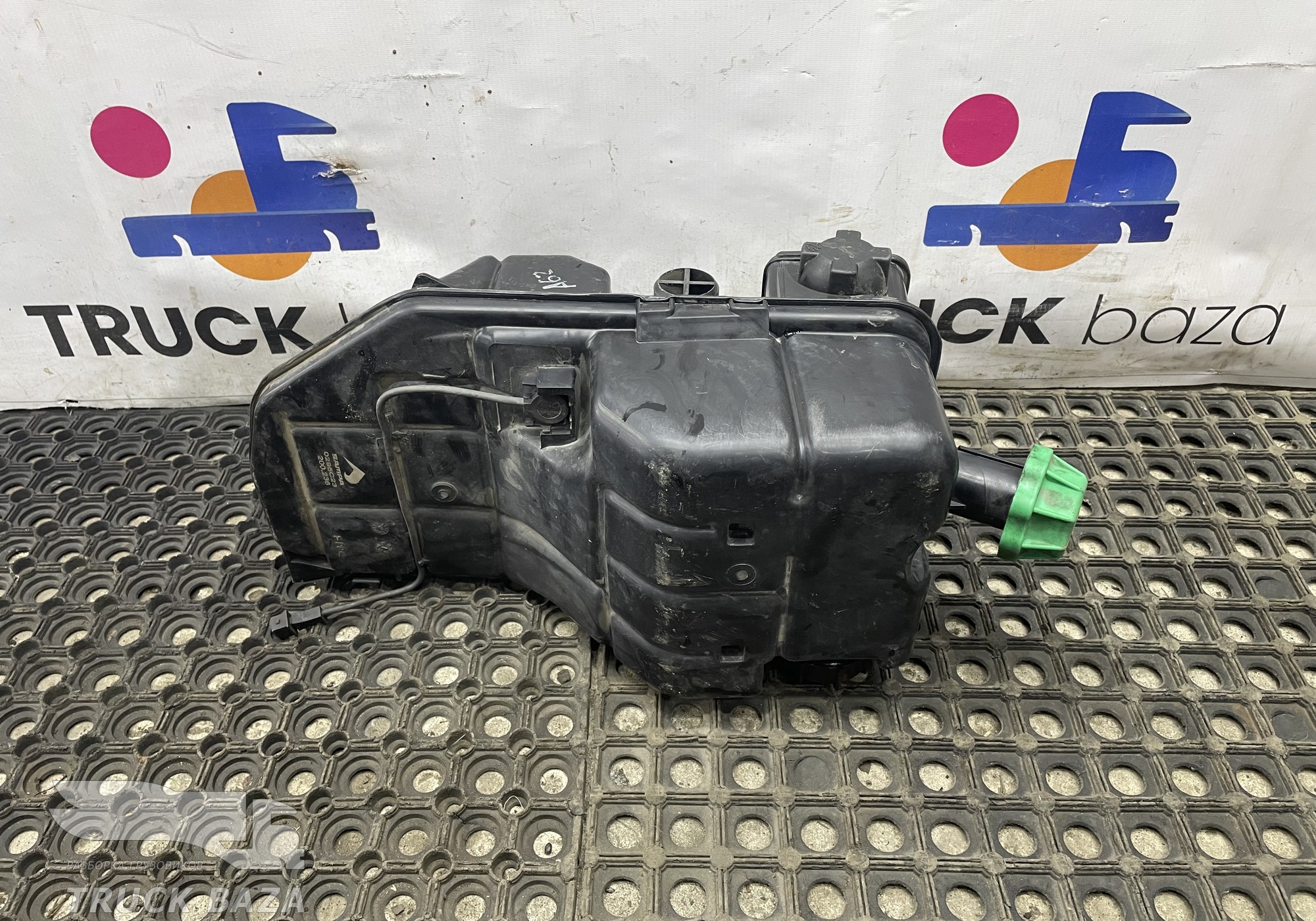 200236 Бачок расширительный