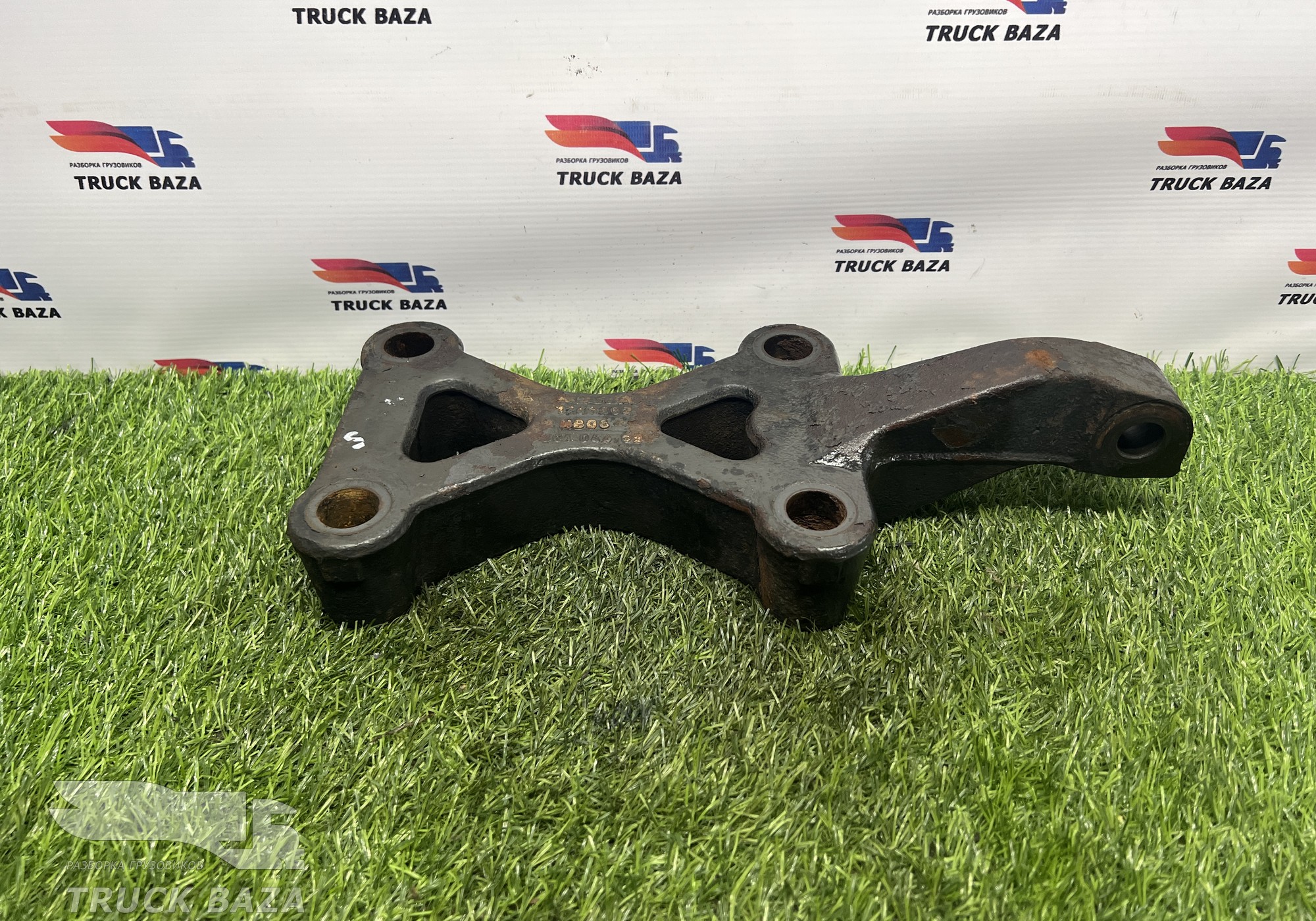 1769882 Кронштейн амортизатора заднего правый