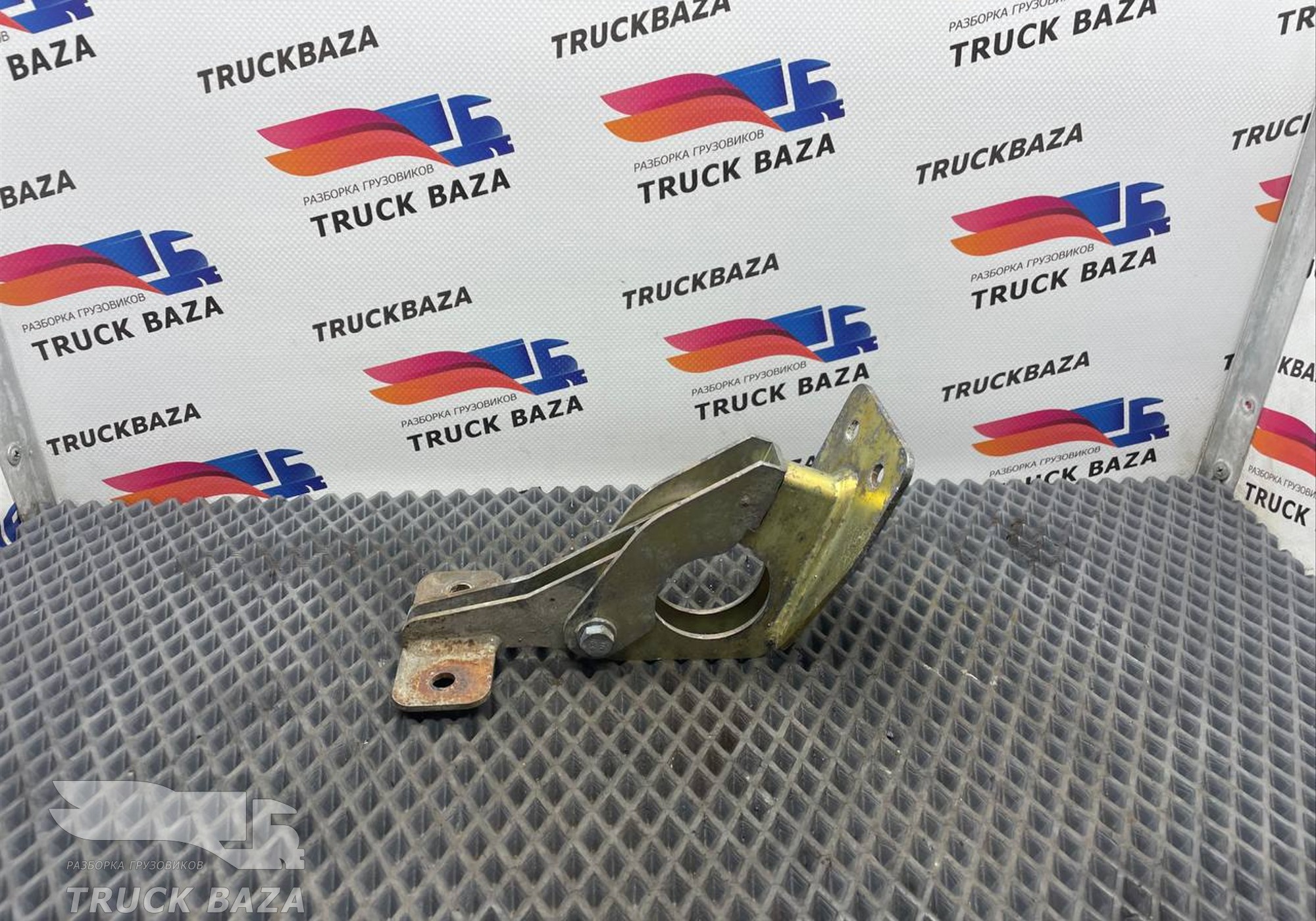 Кронштейн крыла для КАМАЗ 54901