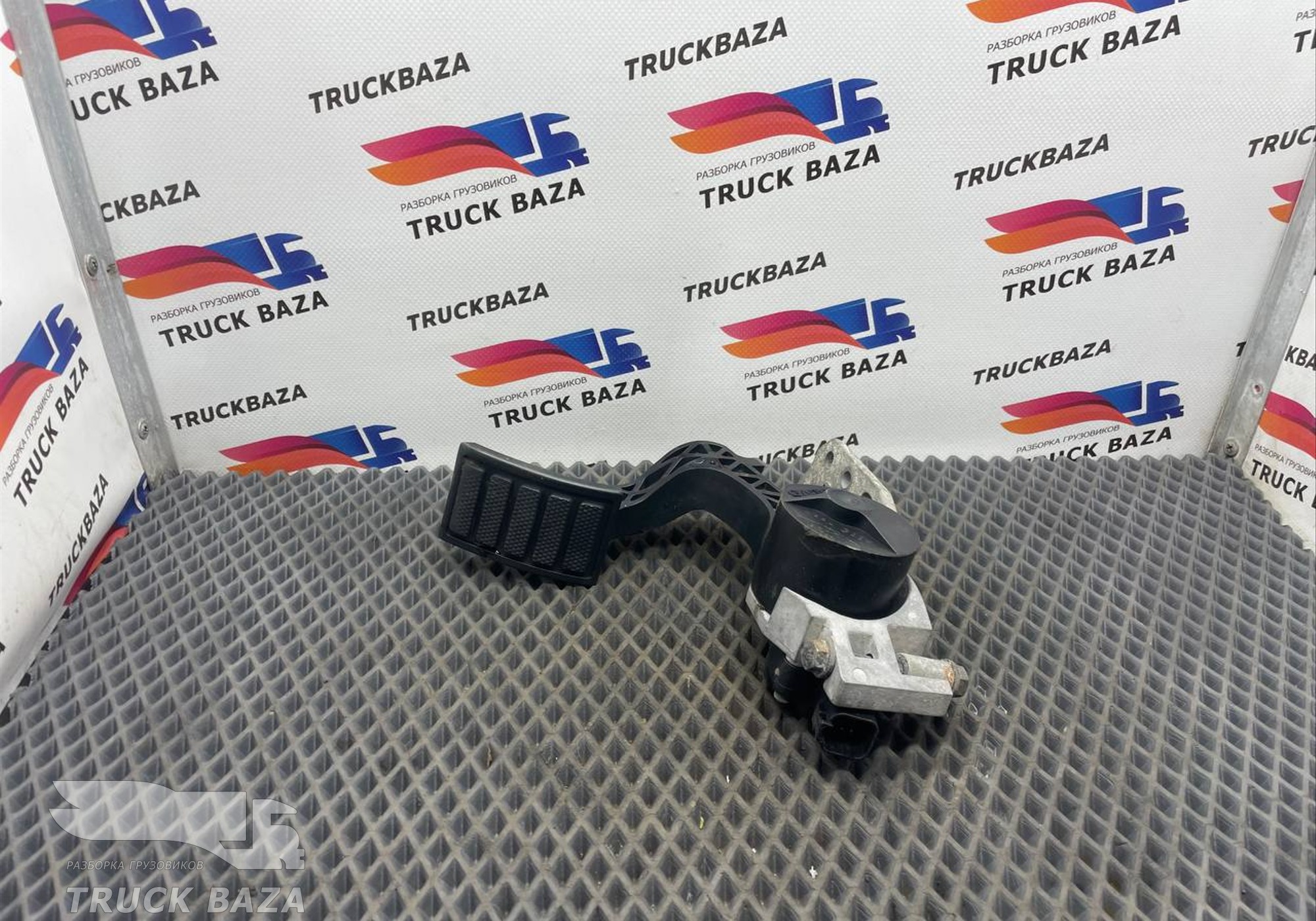 82627957 Педаль газа для Volvo FH FH13 (с 2002 по 2008)