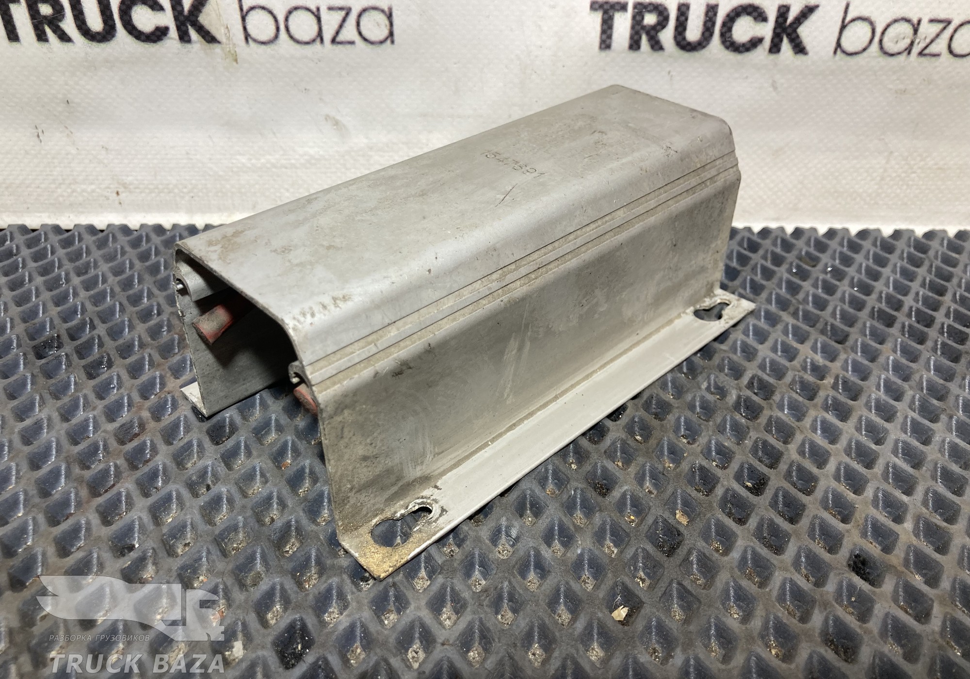 1547891 Крышка разъемов ЭБУ