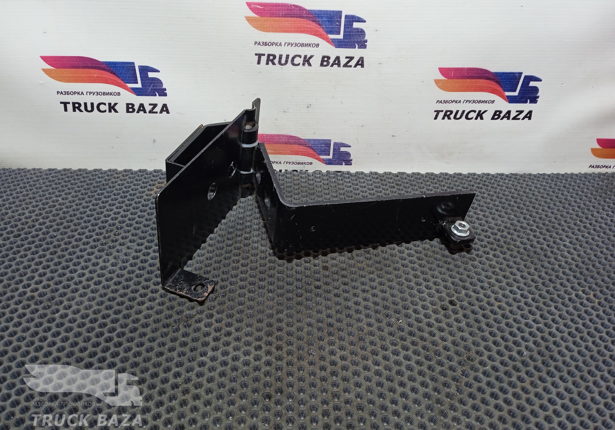 1659837 Петля спальника левая для Daf