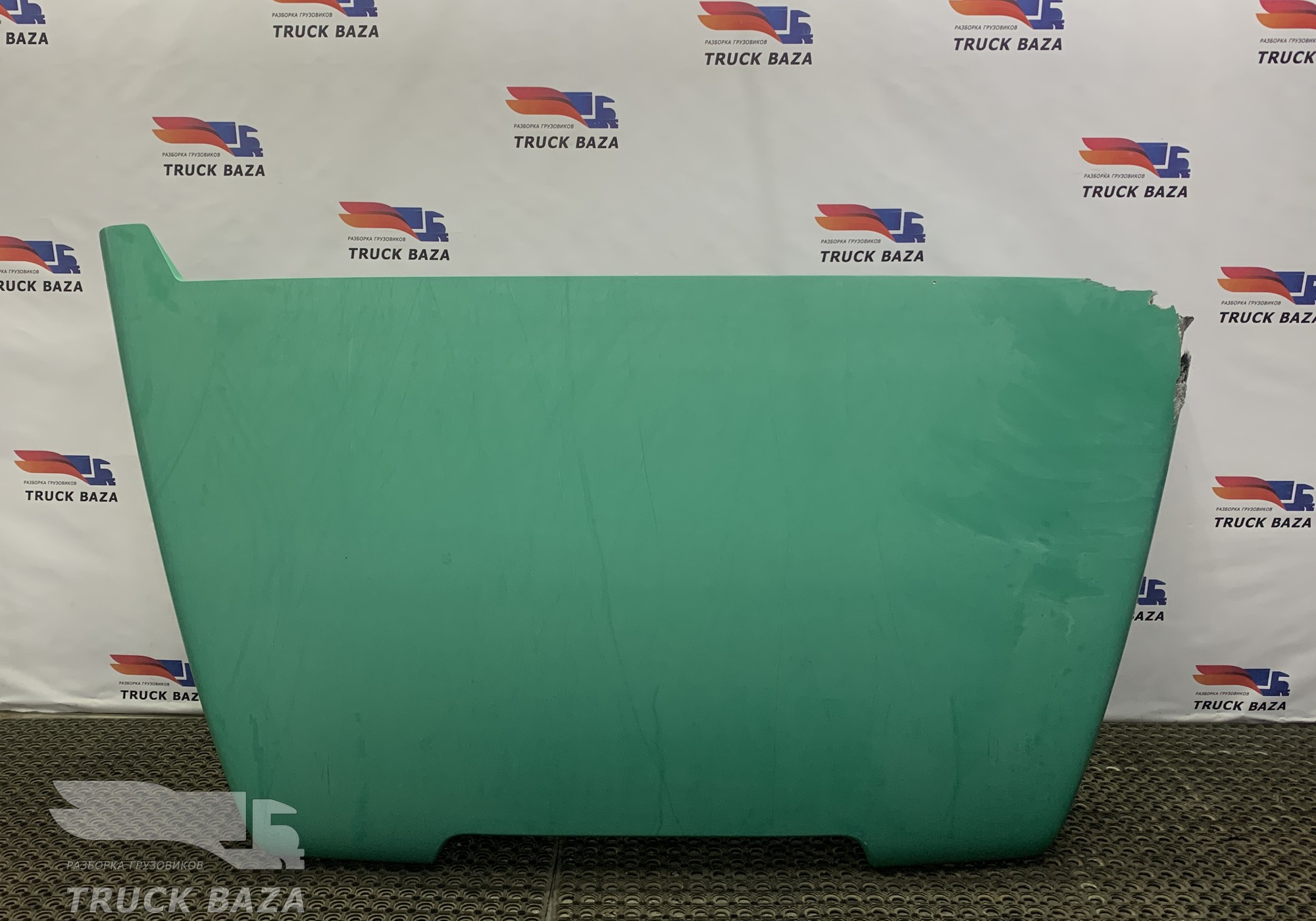 A9437902644 Спойлер кабины верхний