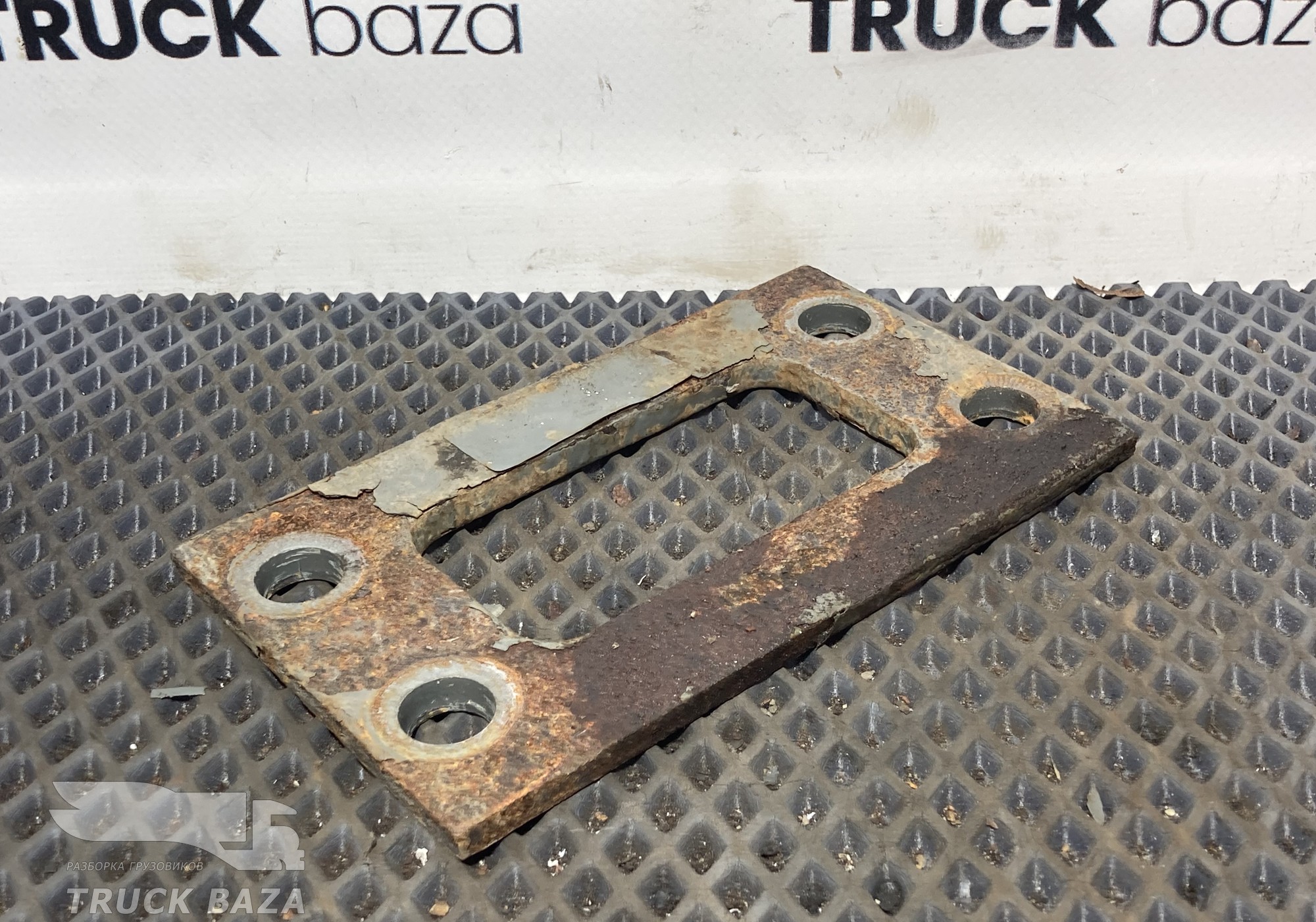 Проставка топливного бака для Sinotruk Sitrak C7H