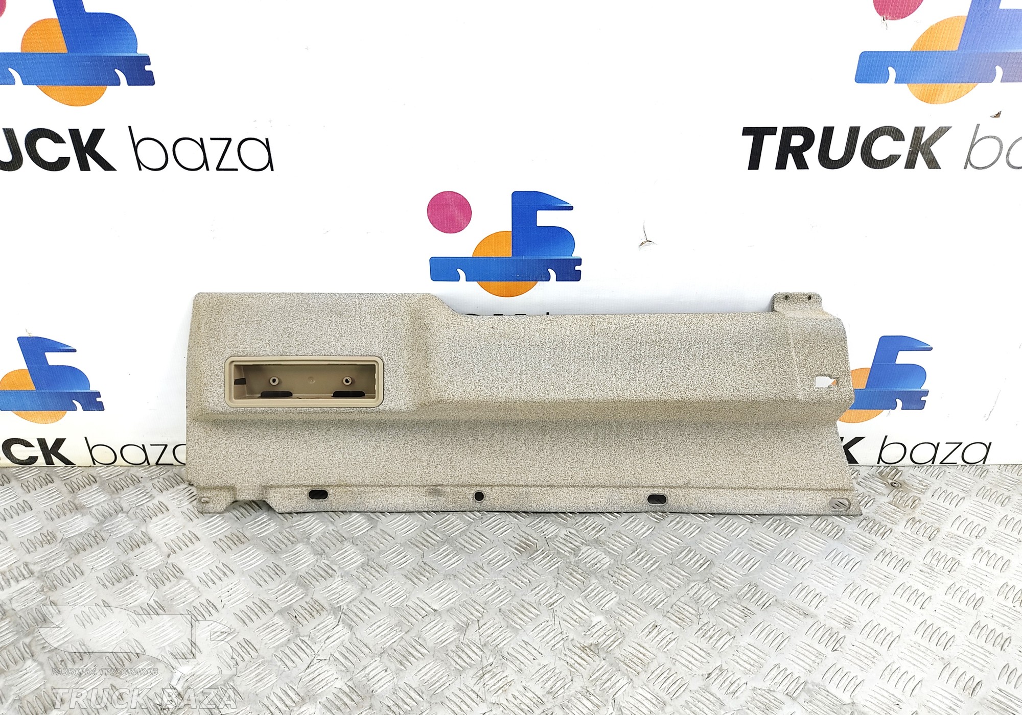 81629300131 Обшивка салона левая