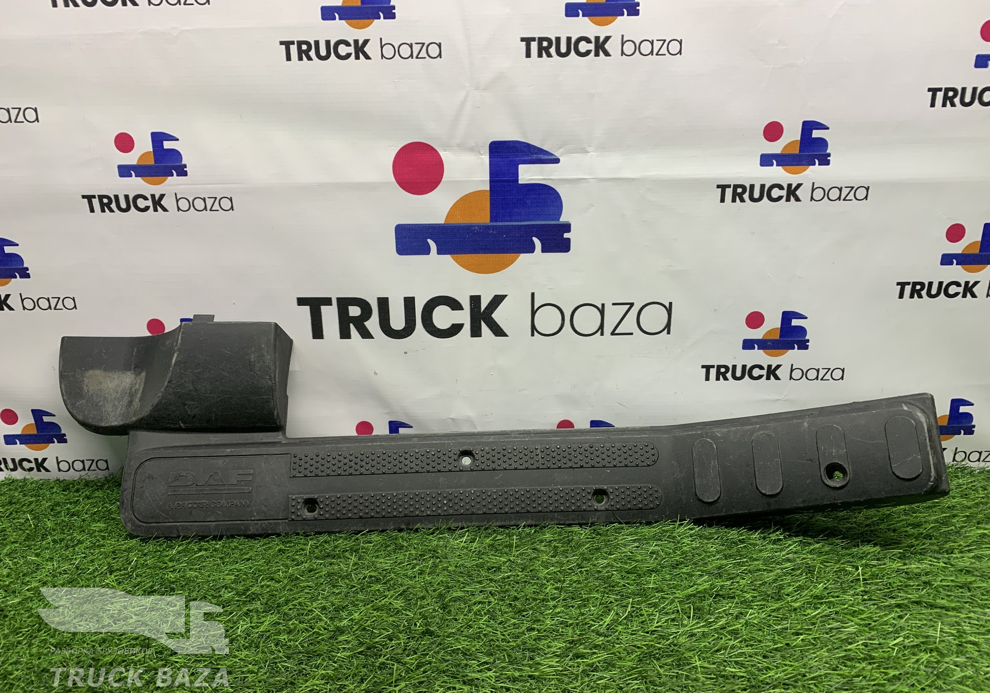 1867401 Накладка порога правая для Daf XF105 (с 2005)