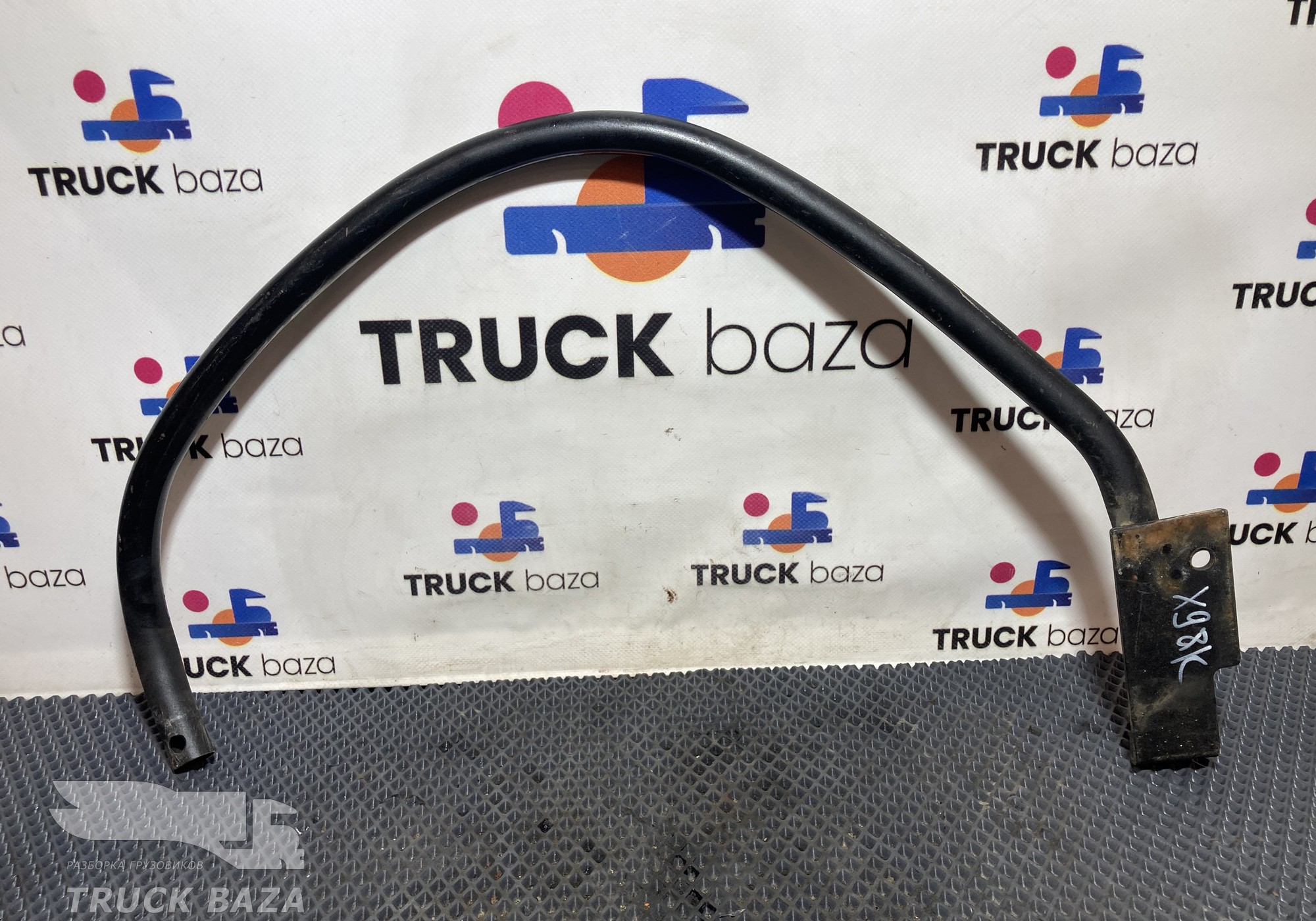 1676724 Поручень кабины левый