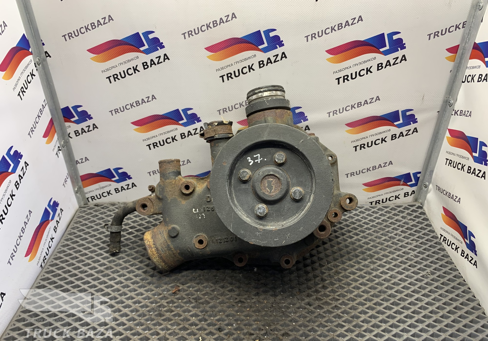 1262583 Насос водяной (помпа) для Daf 95