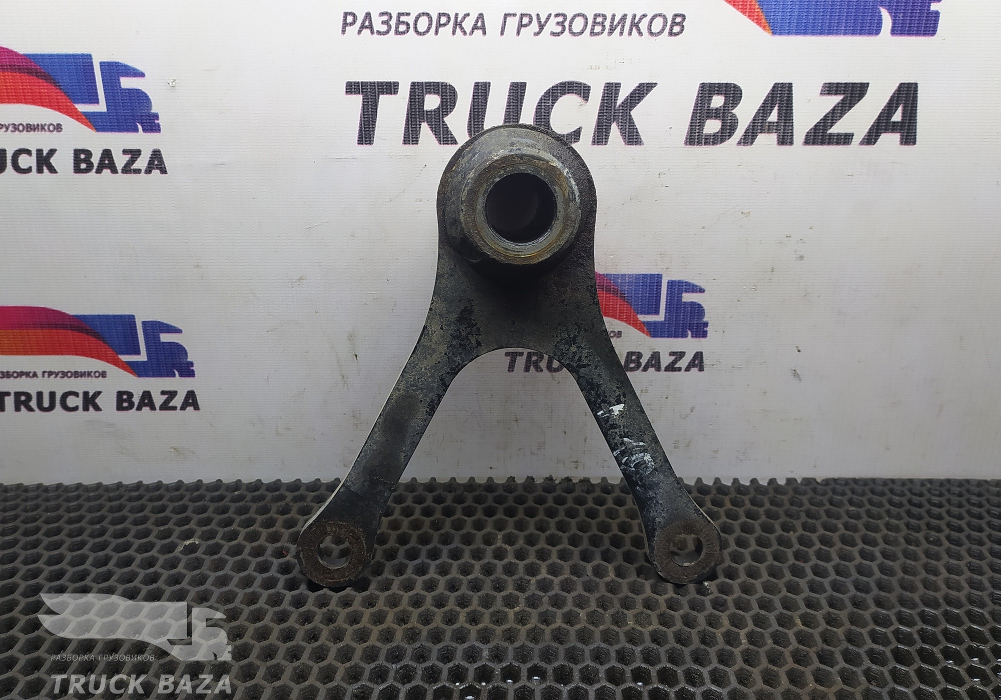81417205358 Кронштейн цилиндра подъема кабины для Man TGX