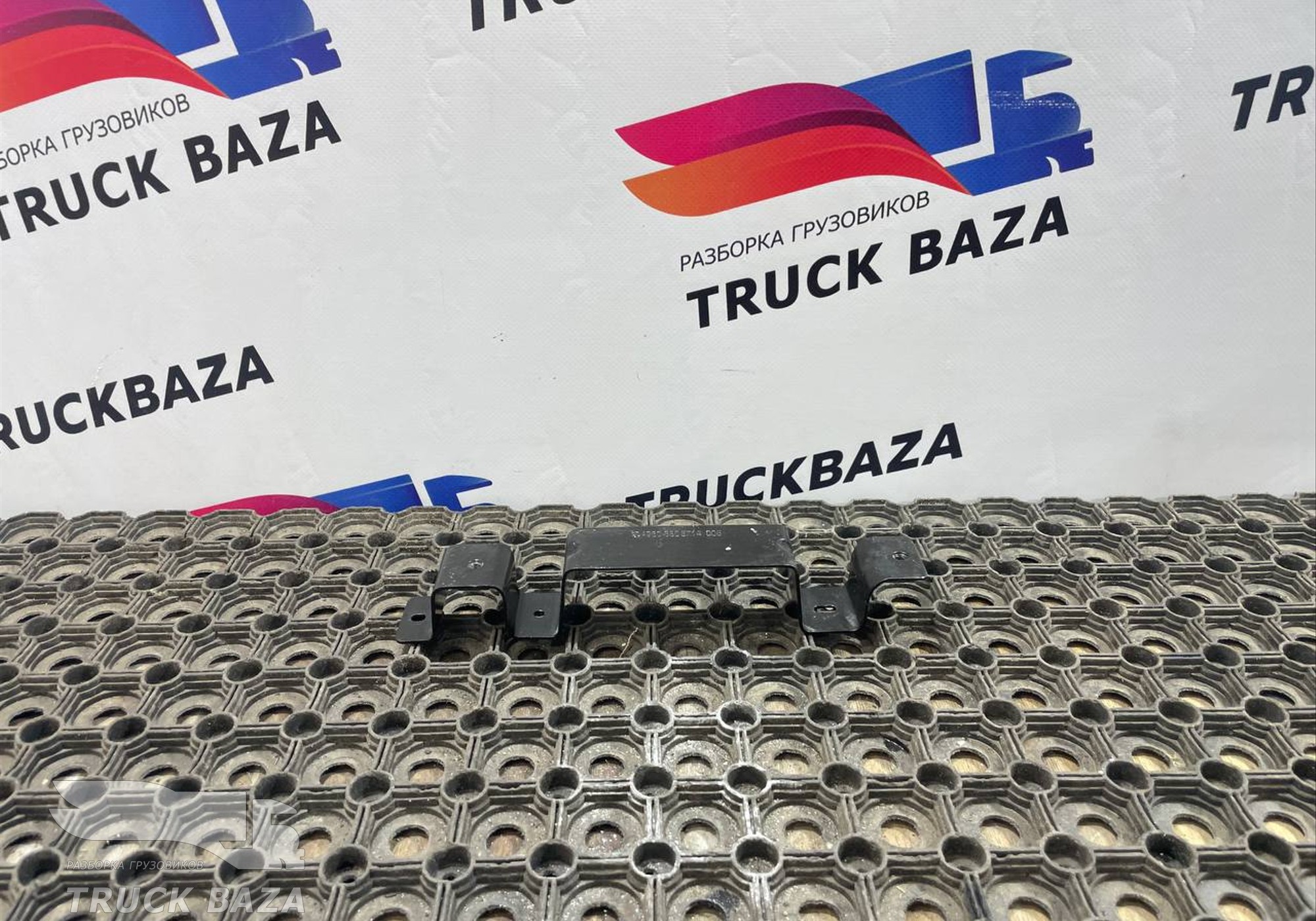 9606805714 Кронштейн торпедо для Mercedes-Benz Actros New Actros MP4 (с 2011)