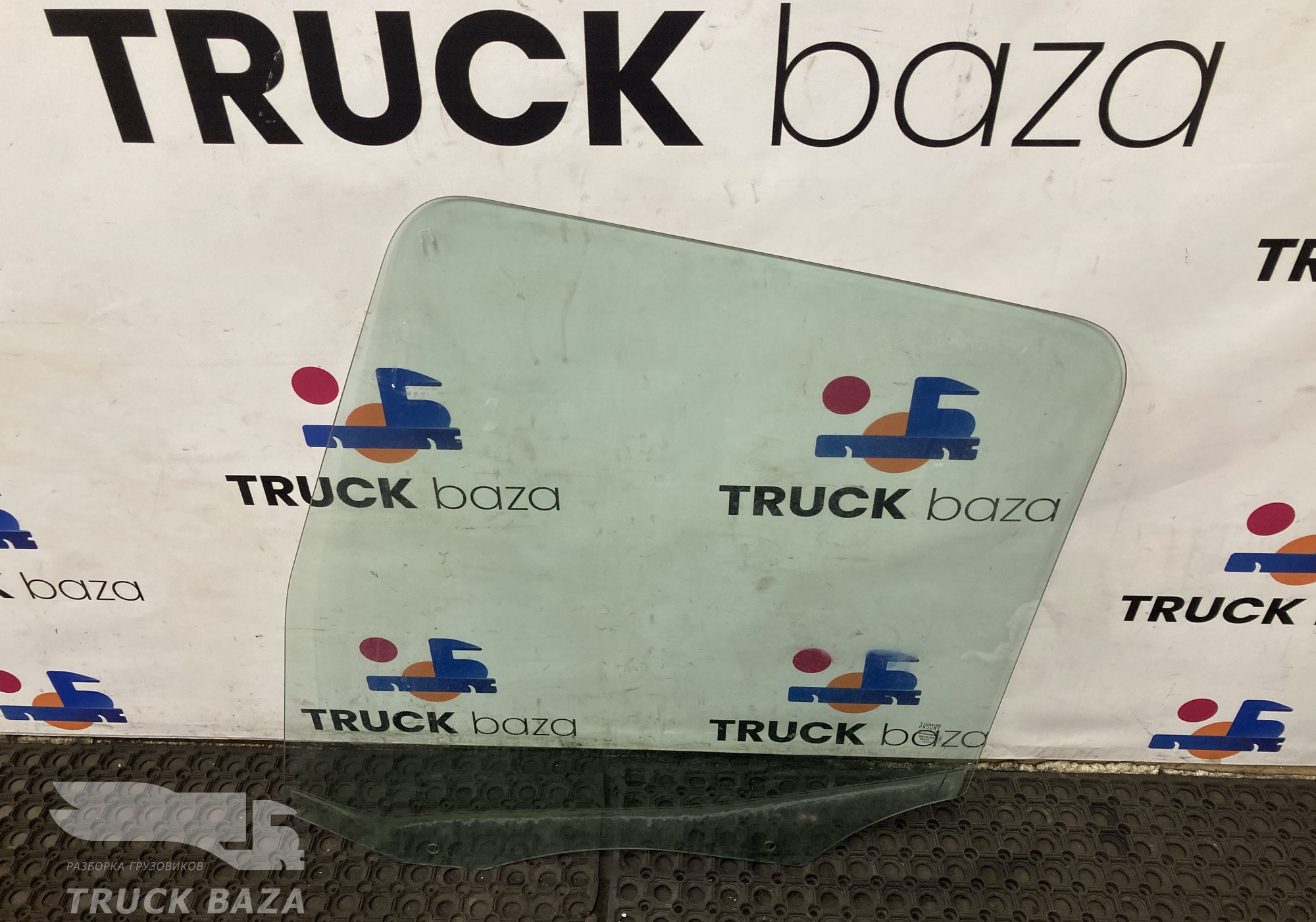 7482396705 Стекло двери правой для Renault T (с 2013)