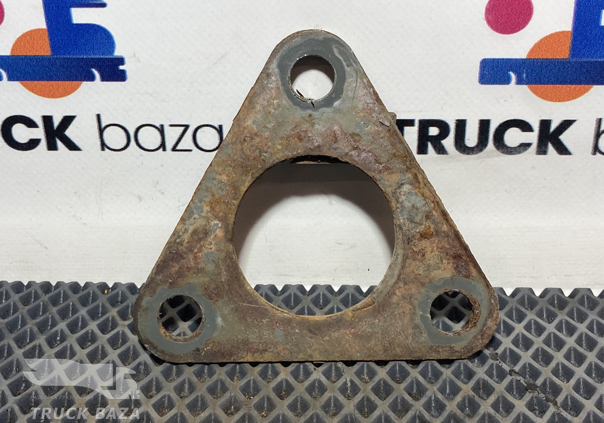 712W664208154 Проставка кронштейна заднего брызговика для Sinotruk Sitrak C7H