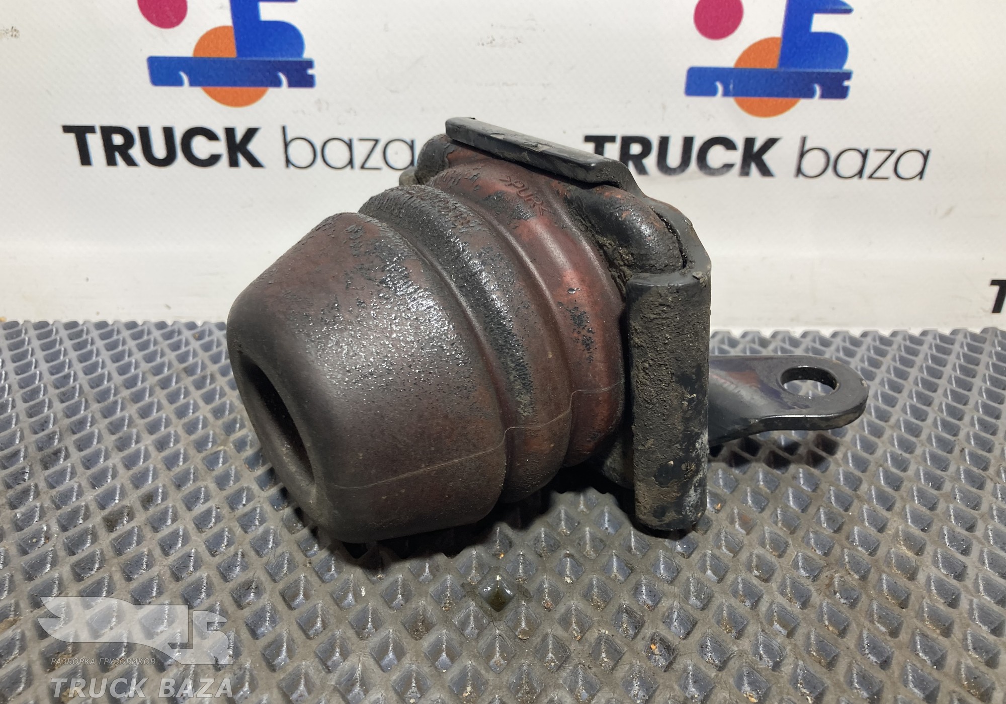 81962100613 Отбойник передней рессоры