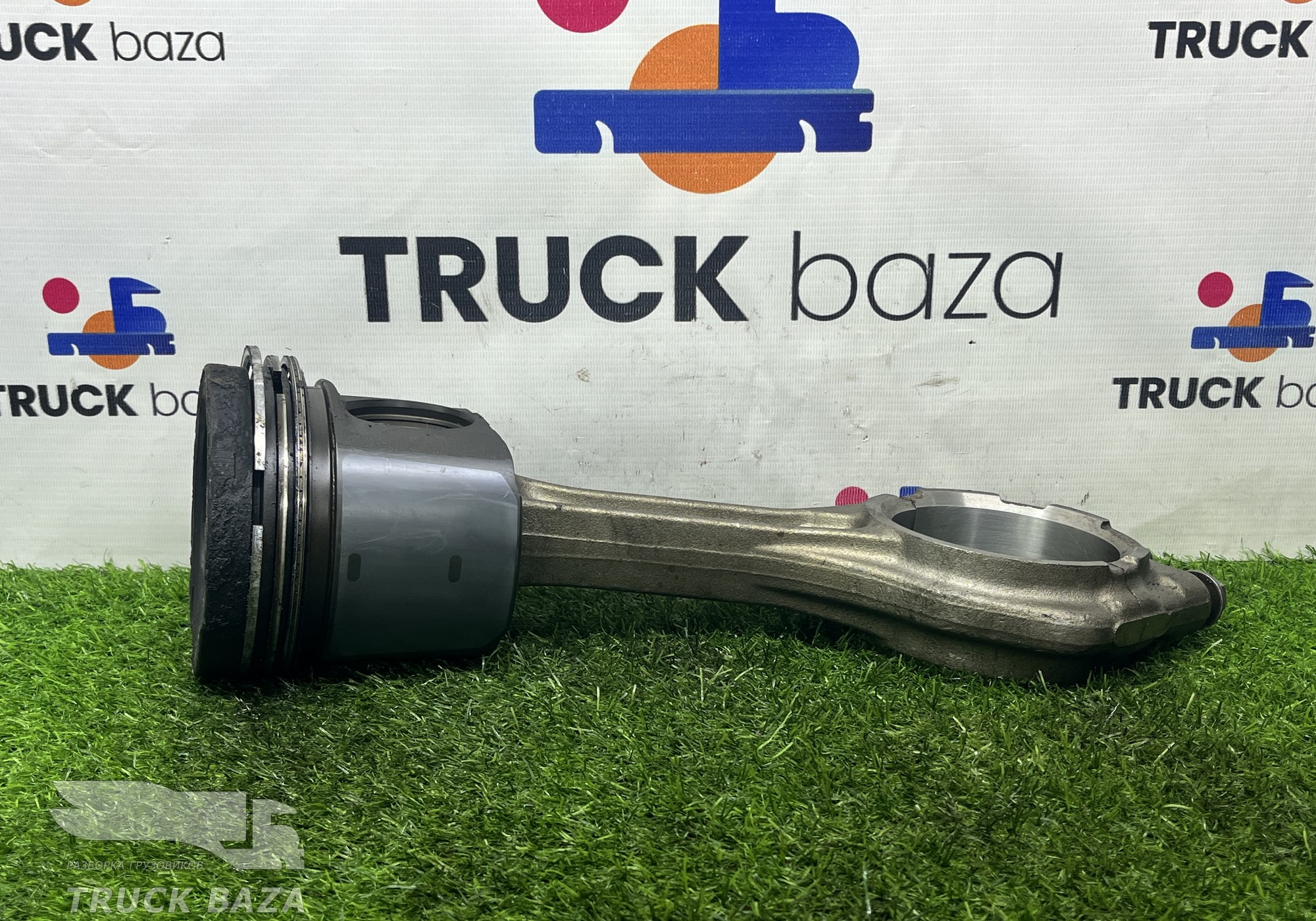 STU130135 Поршень с шатуном для Daf XF105 (с 2005)