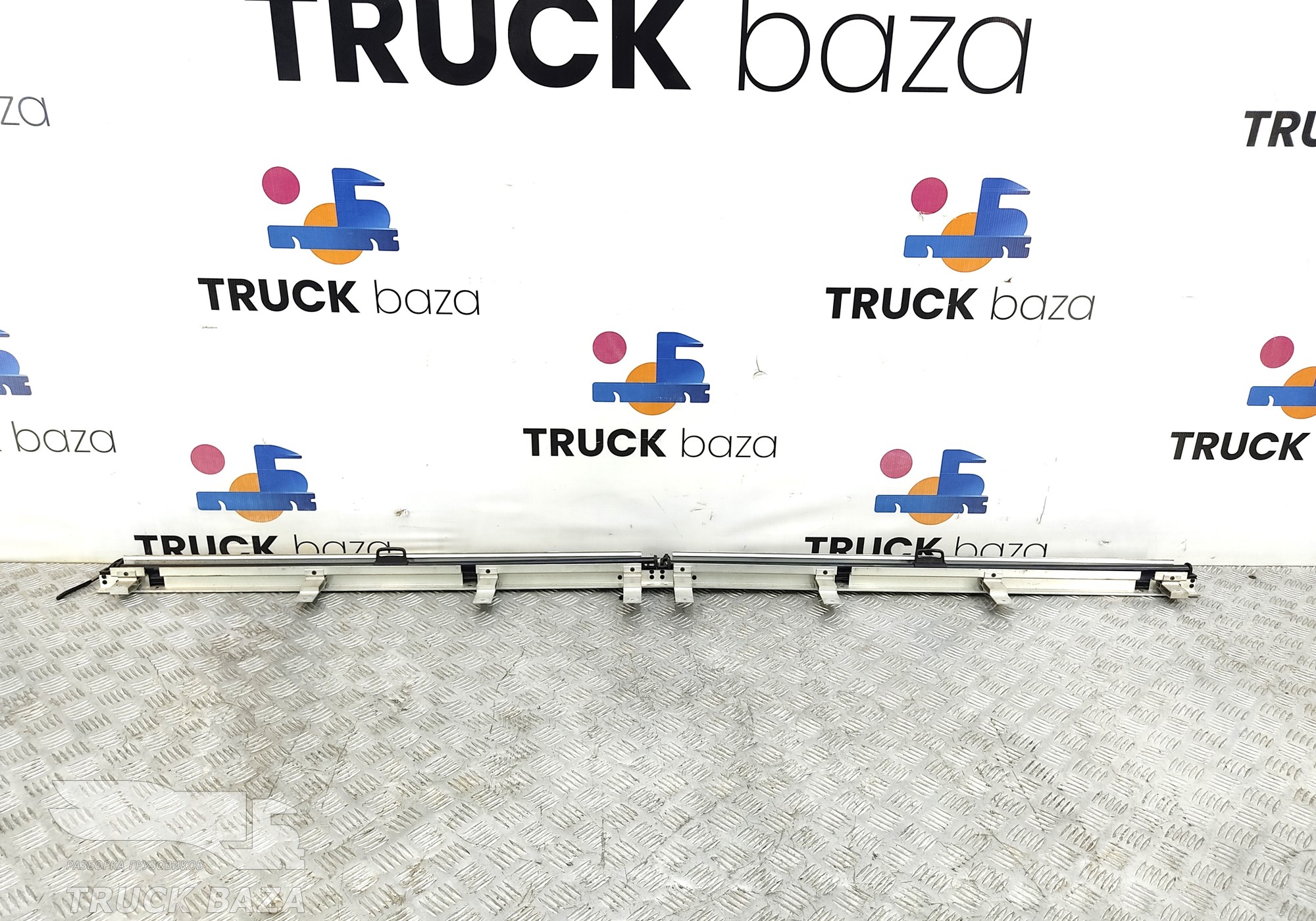 81637036049 Солнцезащитная шторка для Man TGM I (с 2005 по 2008)