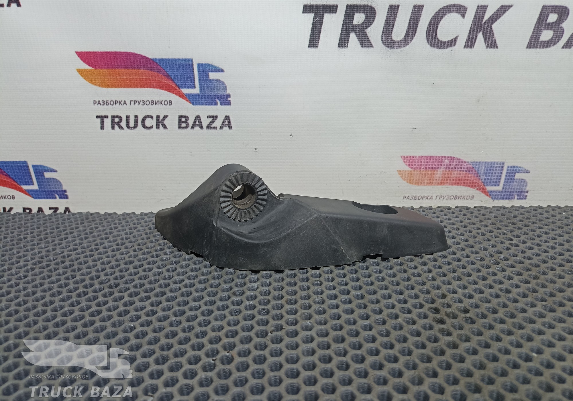 0008101225 Кронштейн зеркала правый для Mercedes-Benz Axor III (с 2010)