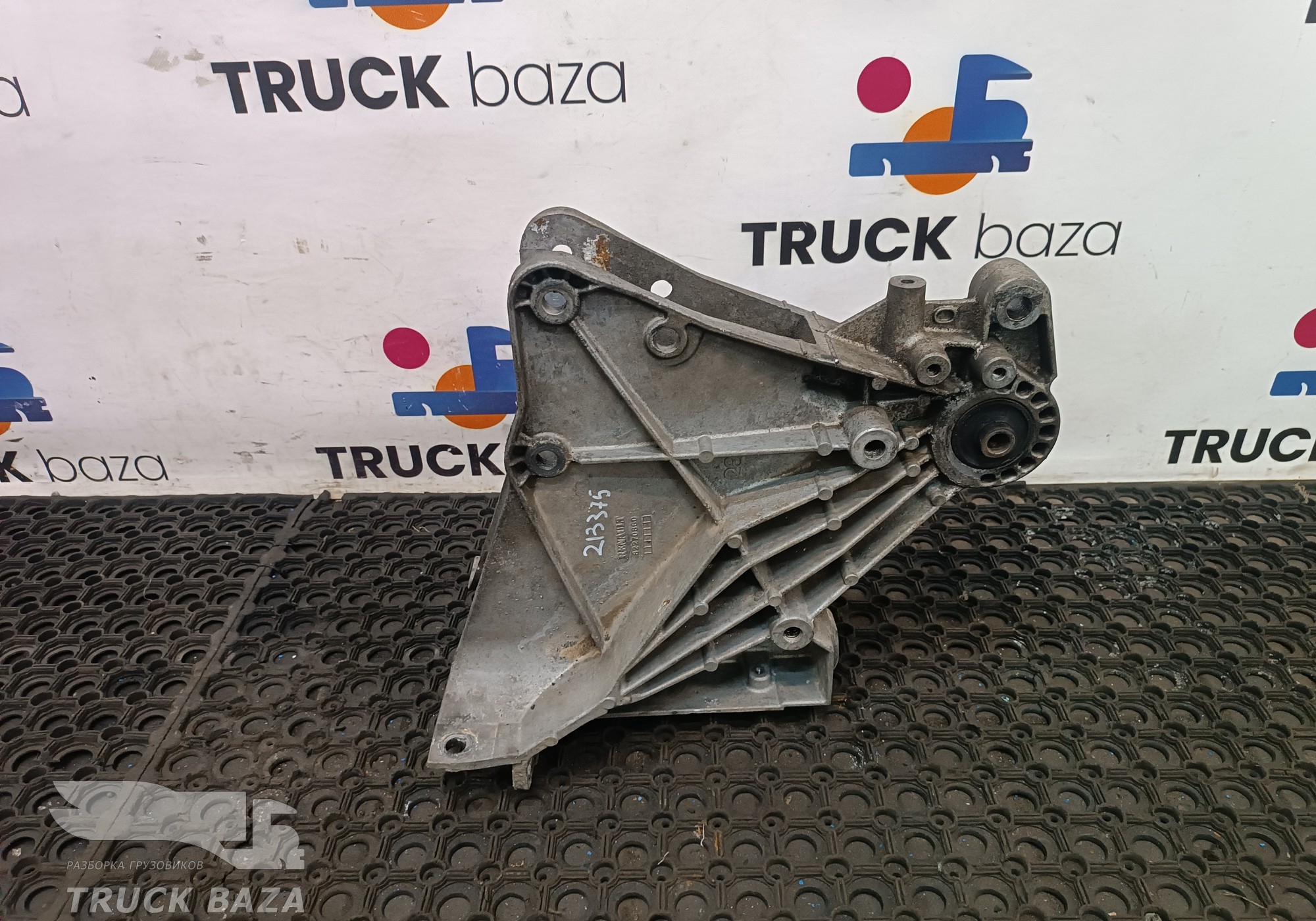82270860 Кронштейн кабины для Renault