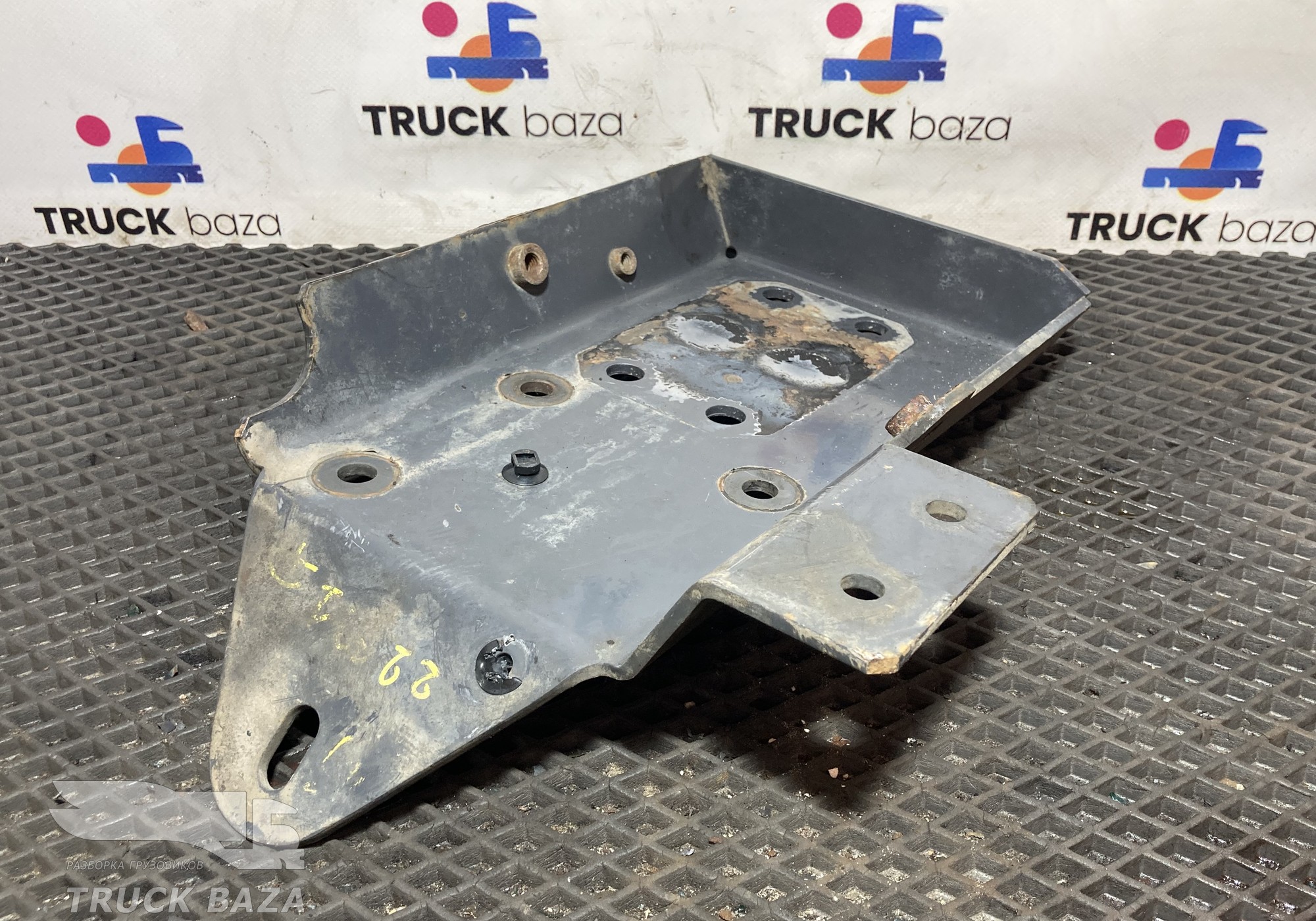 7420917289 Кронштейн осушителя для Renault Magnum