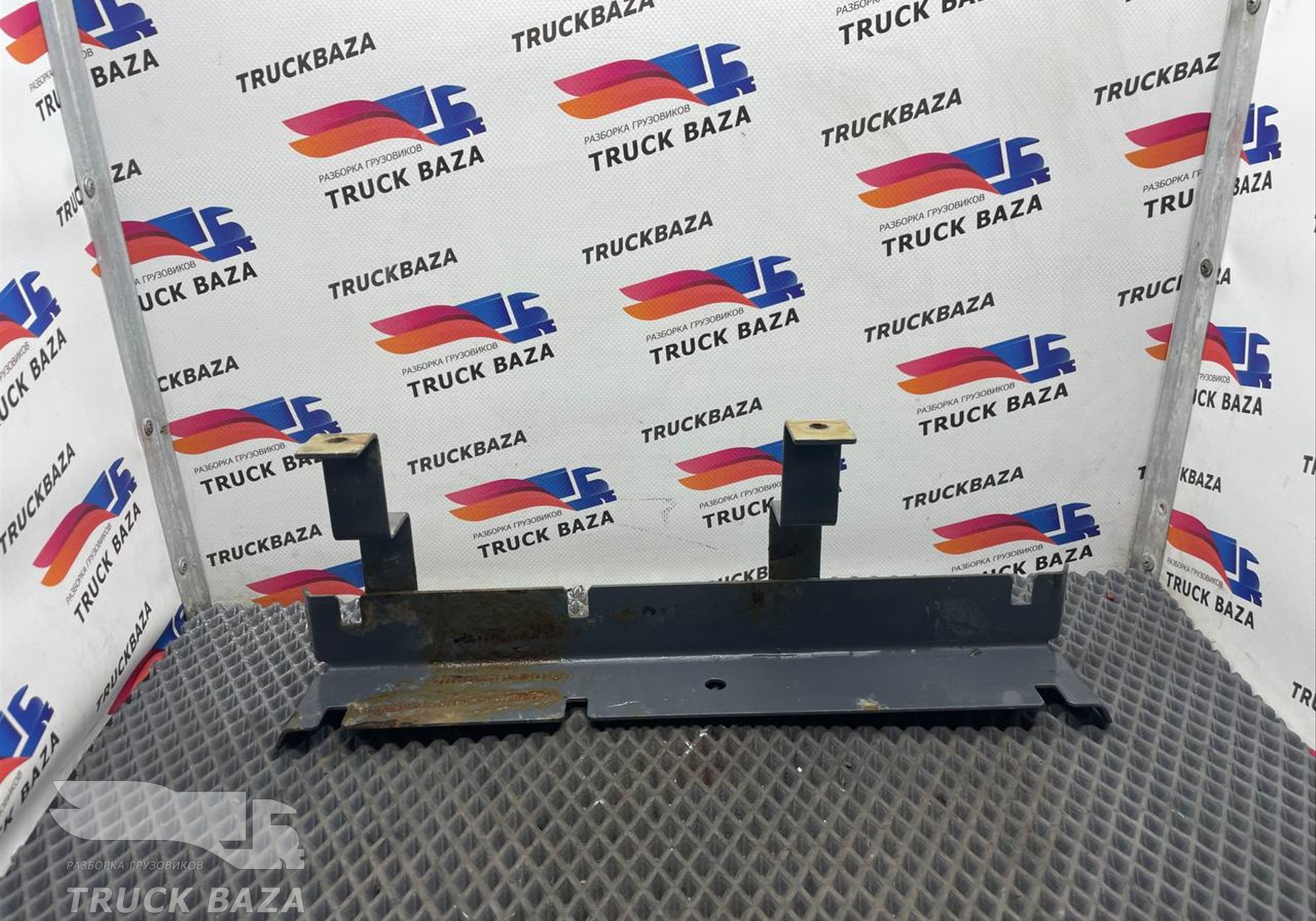 1915783 Кронштейн проводки шасси для Daf XF106 (с 2012)