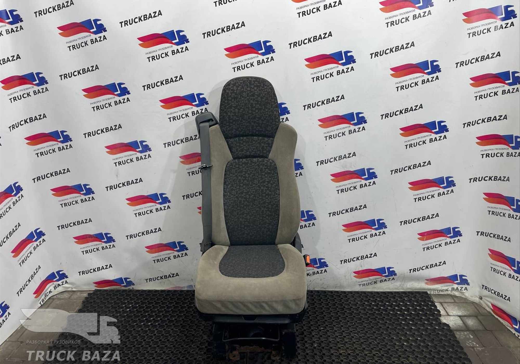 1654251 Сиденье пассажирское механическое для Daf XF105 (с 2005)