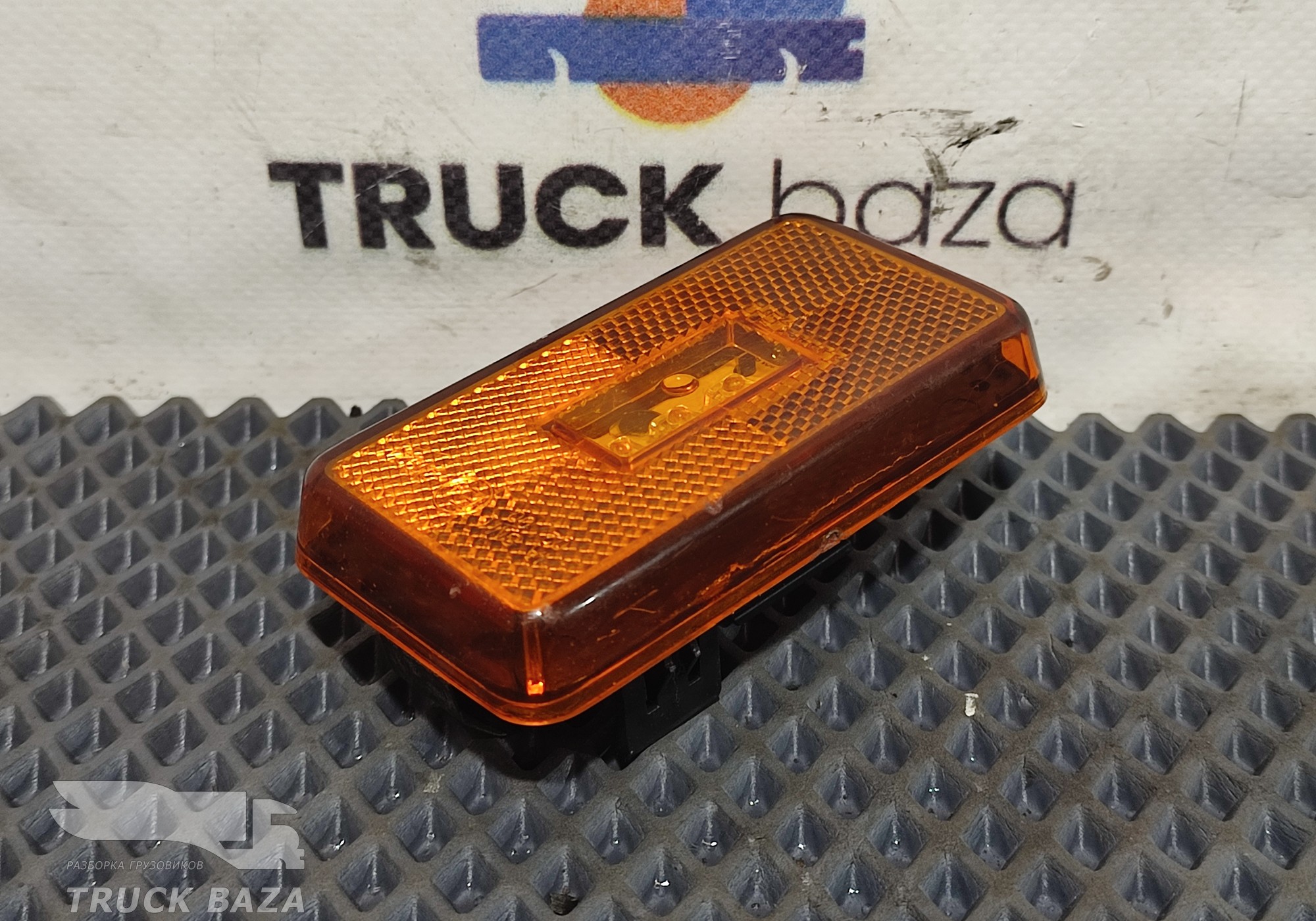 2052117 Фонарь габаритный боковой