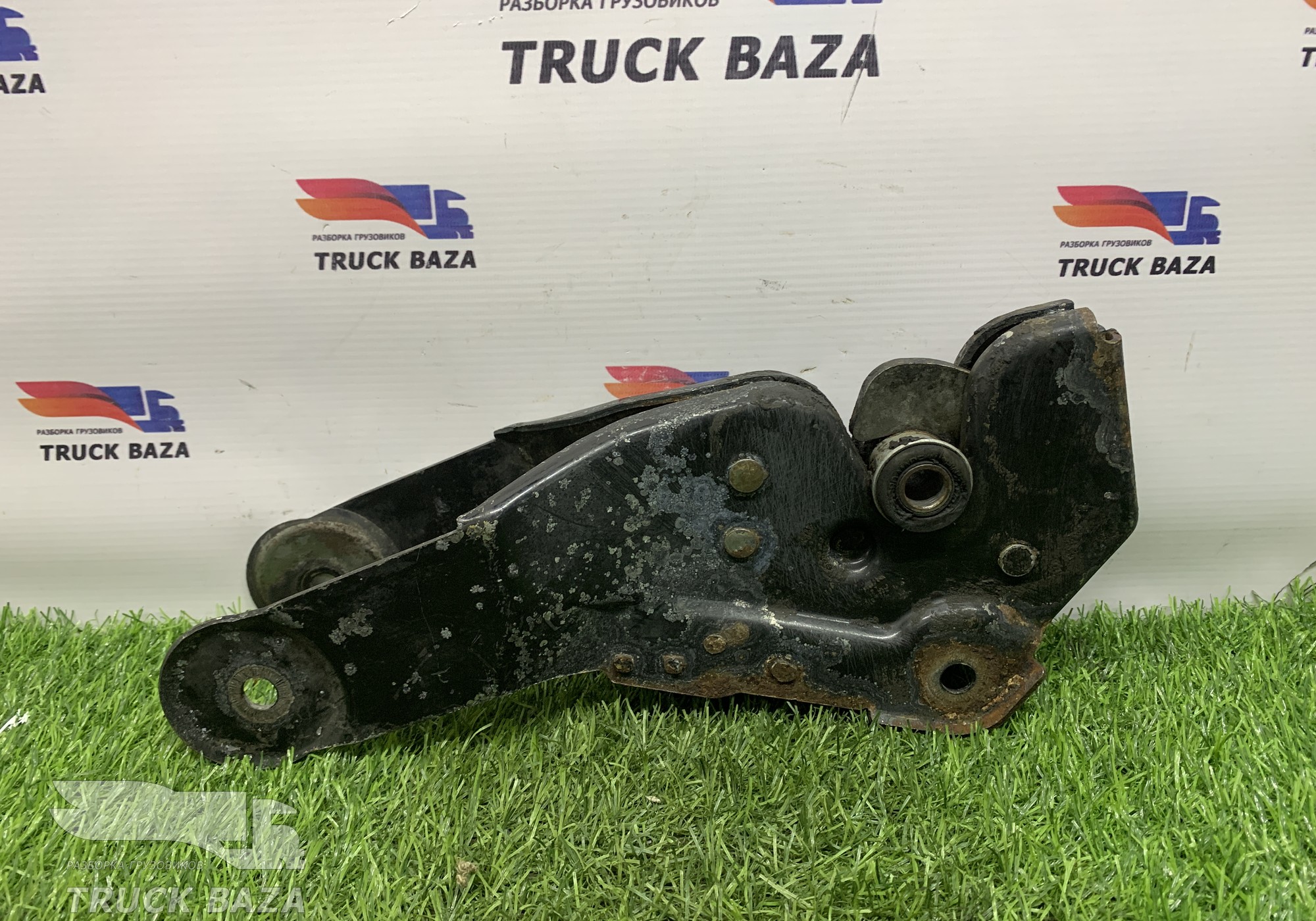 81618516030 Замок кабины