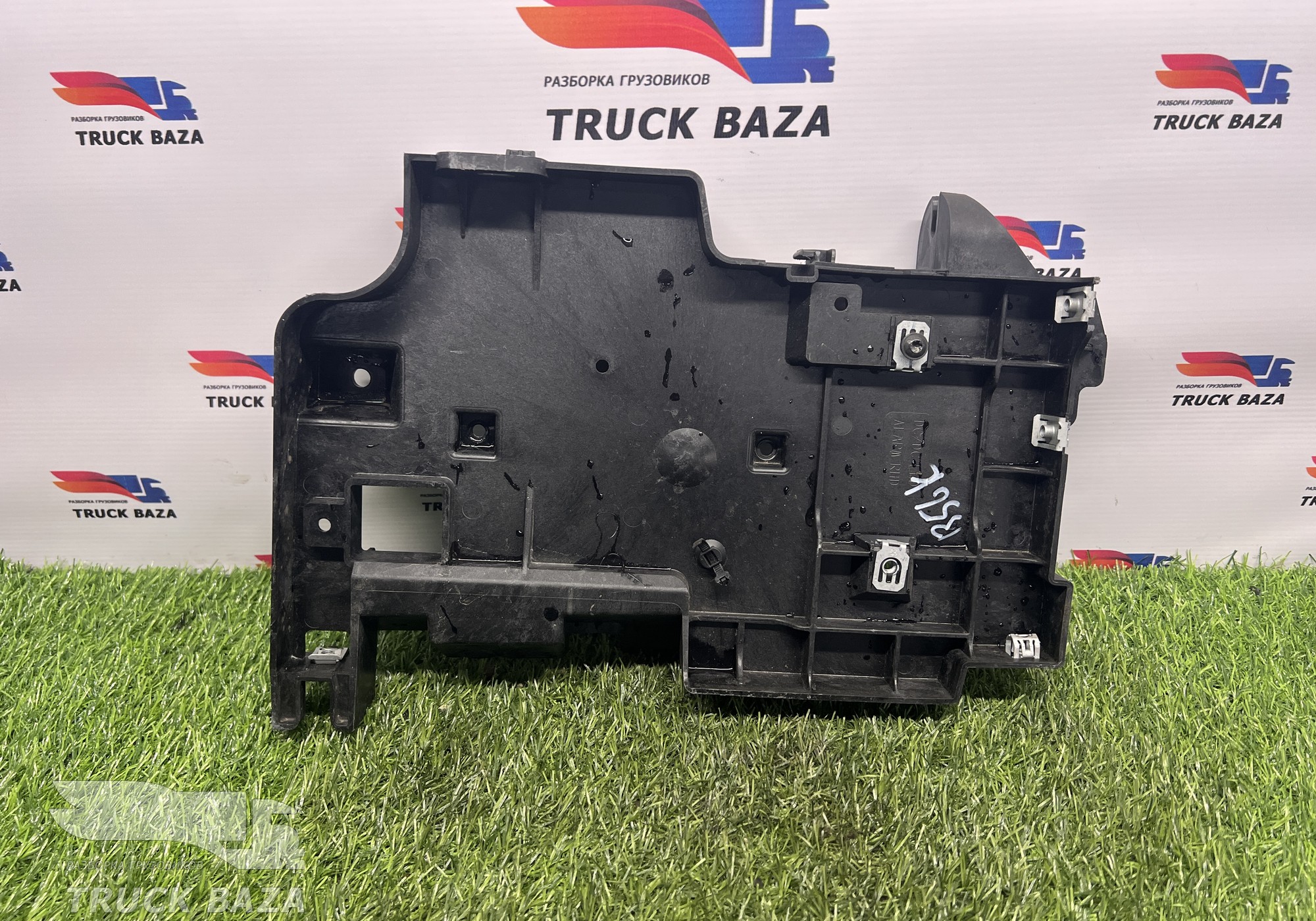 82322980 Кронштейн центральная торпеды для Renault T (с 2013)