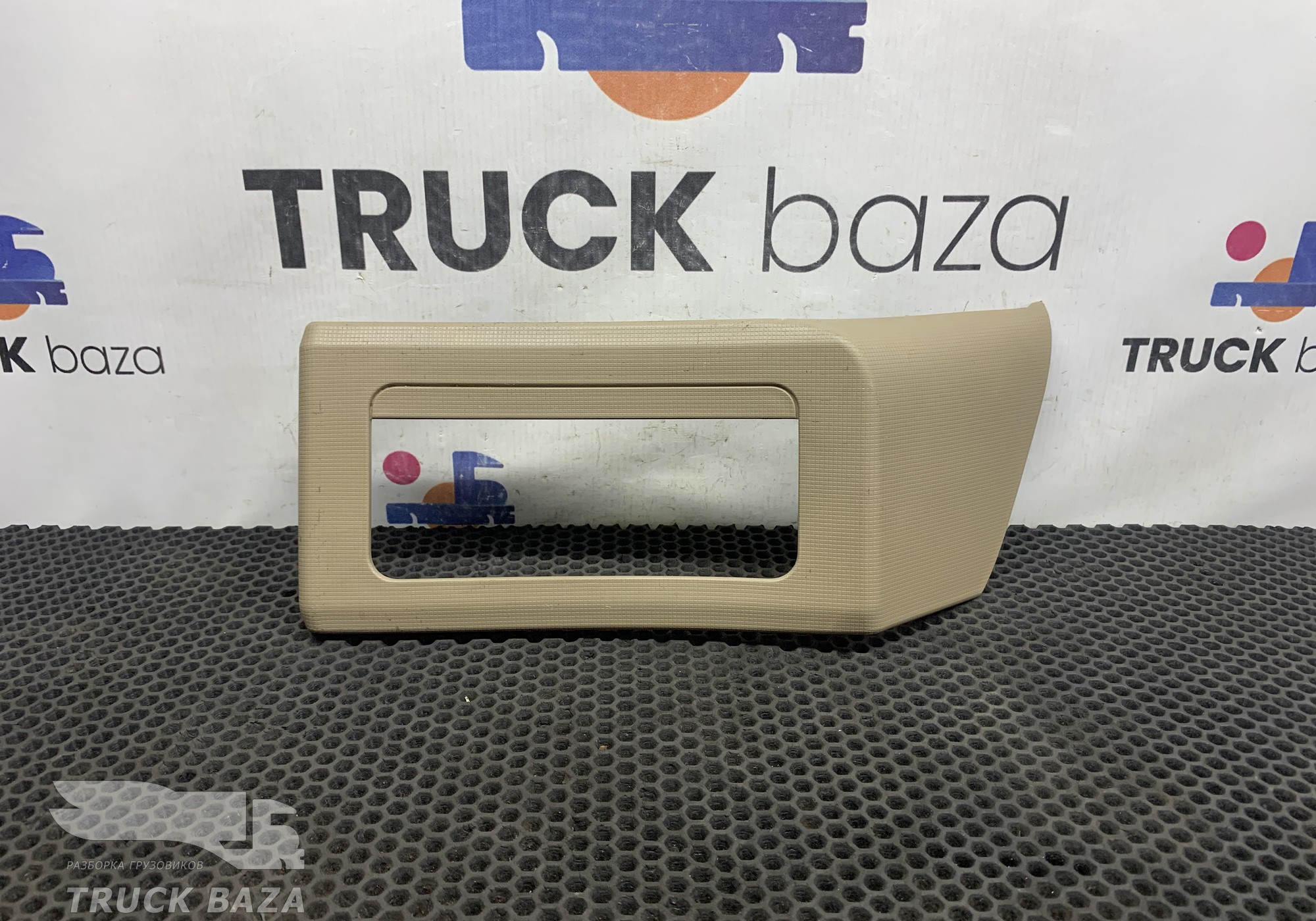 WG1664160578 Накладка торпедо для Sinotruk Howo T5G