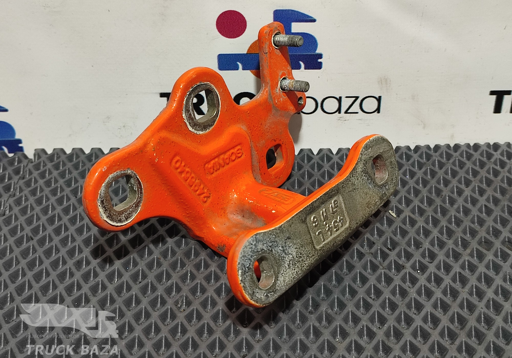 2498540 Петля двери правая верхняя