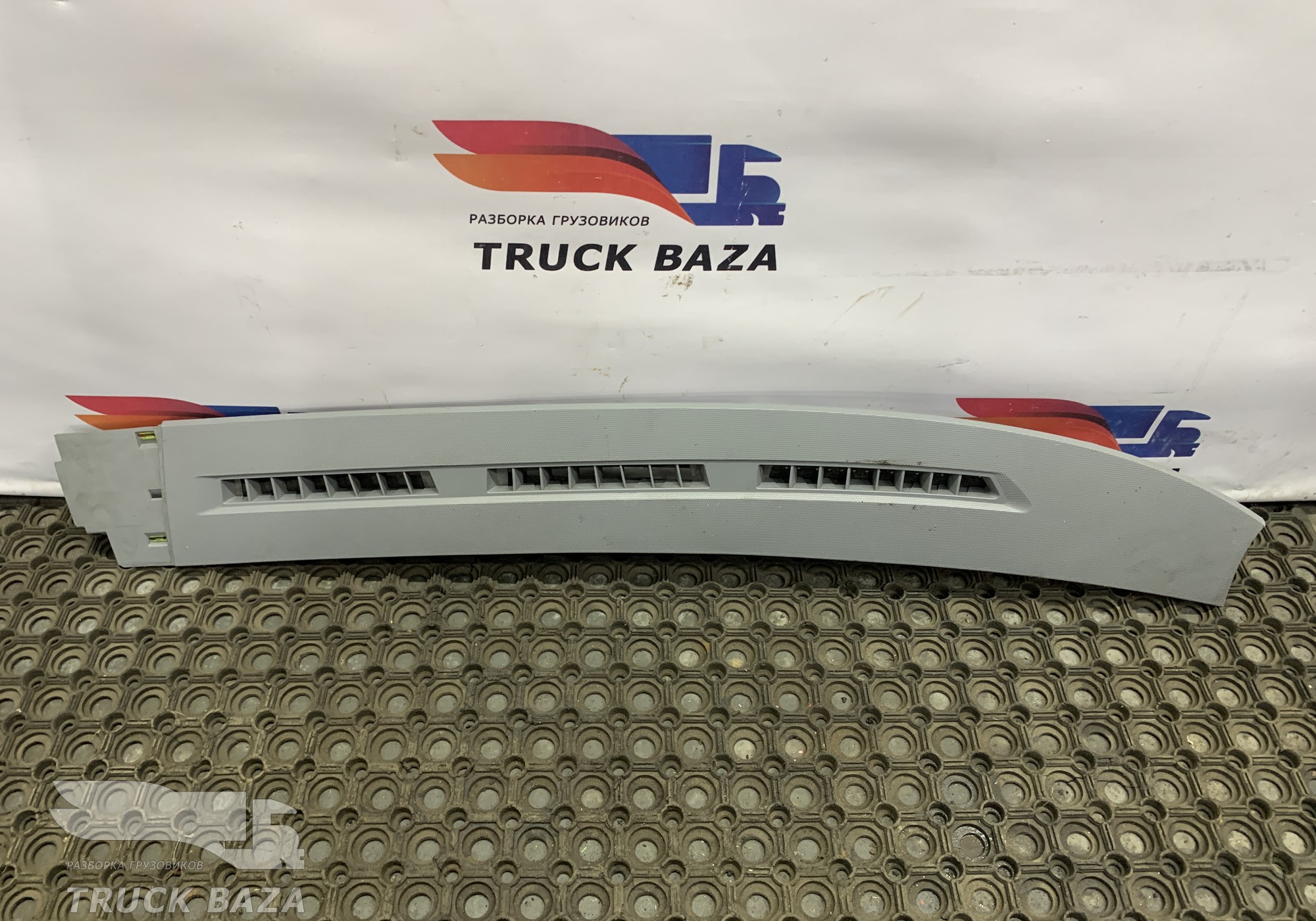 82562163 Панель обдува лобового стекла правая для Renault T (с 2013)