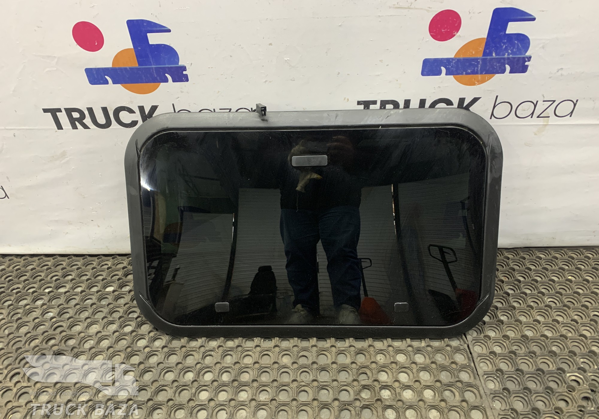 1918481 Люк в сборе