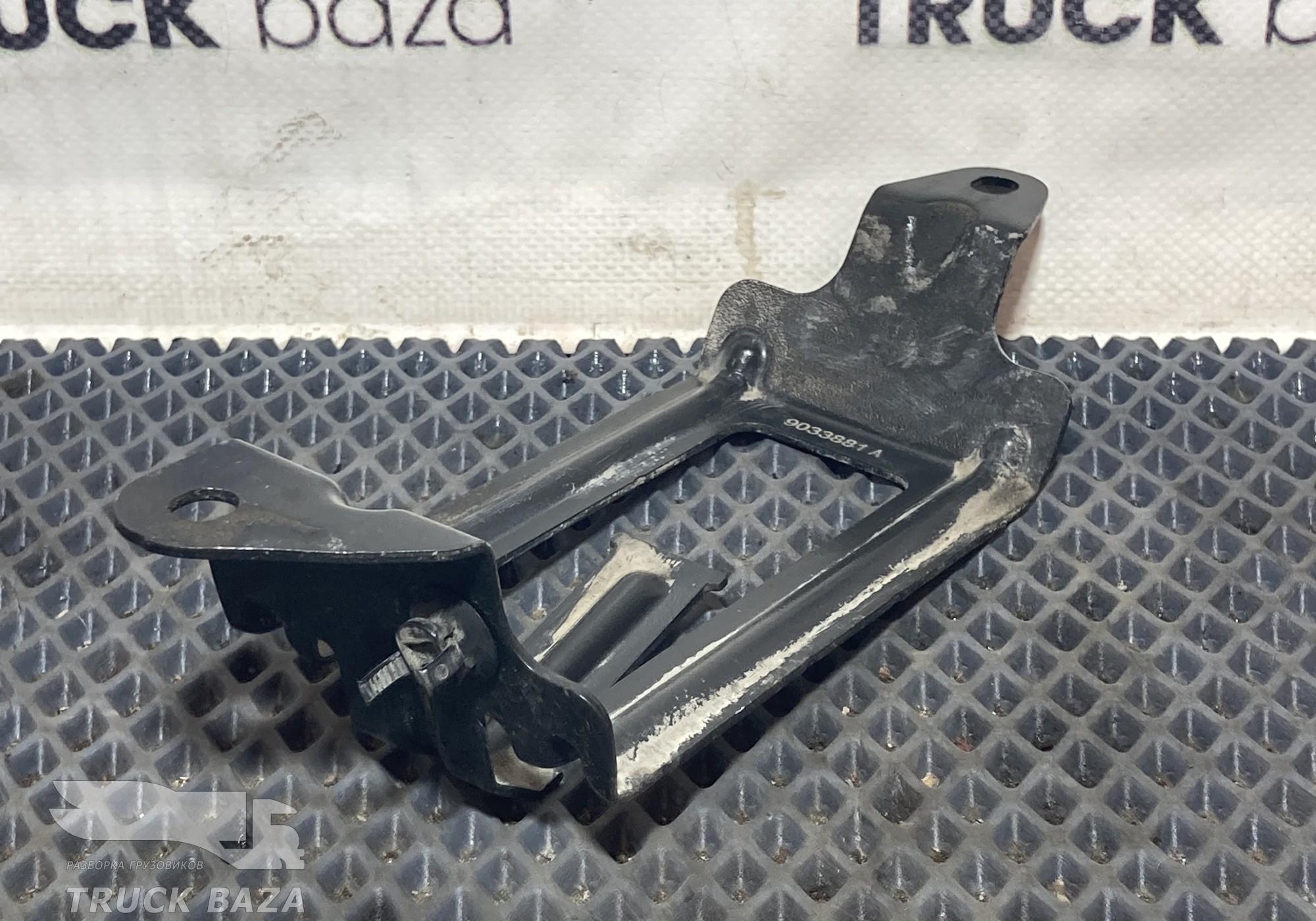 9608303637 Кронштейн системы охлаждения для Mercedes-Benz Actros New Actros MP4 (с 2011)