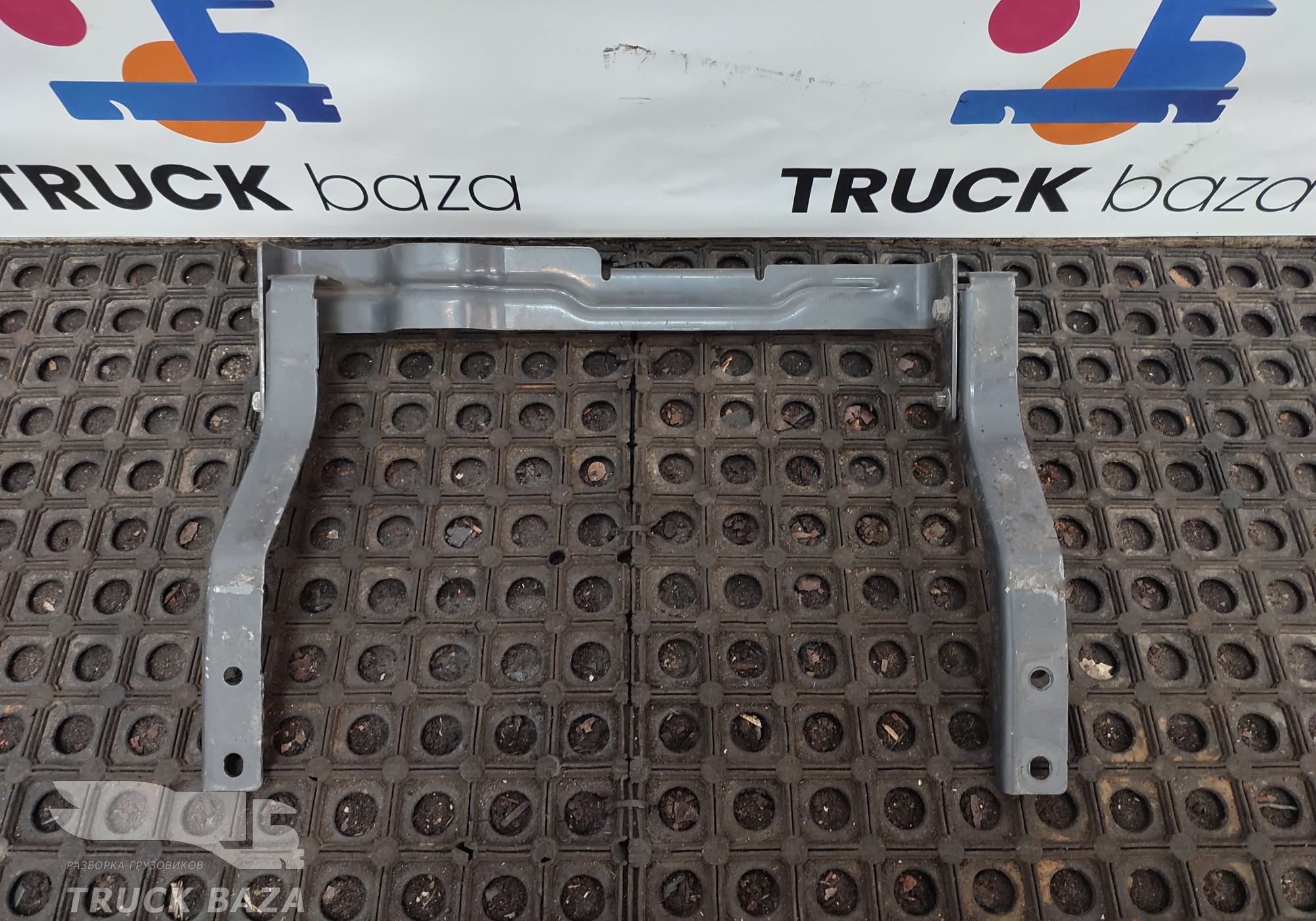 2516930 Кронштейн противошумного экрана