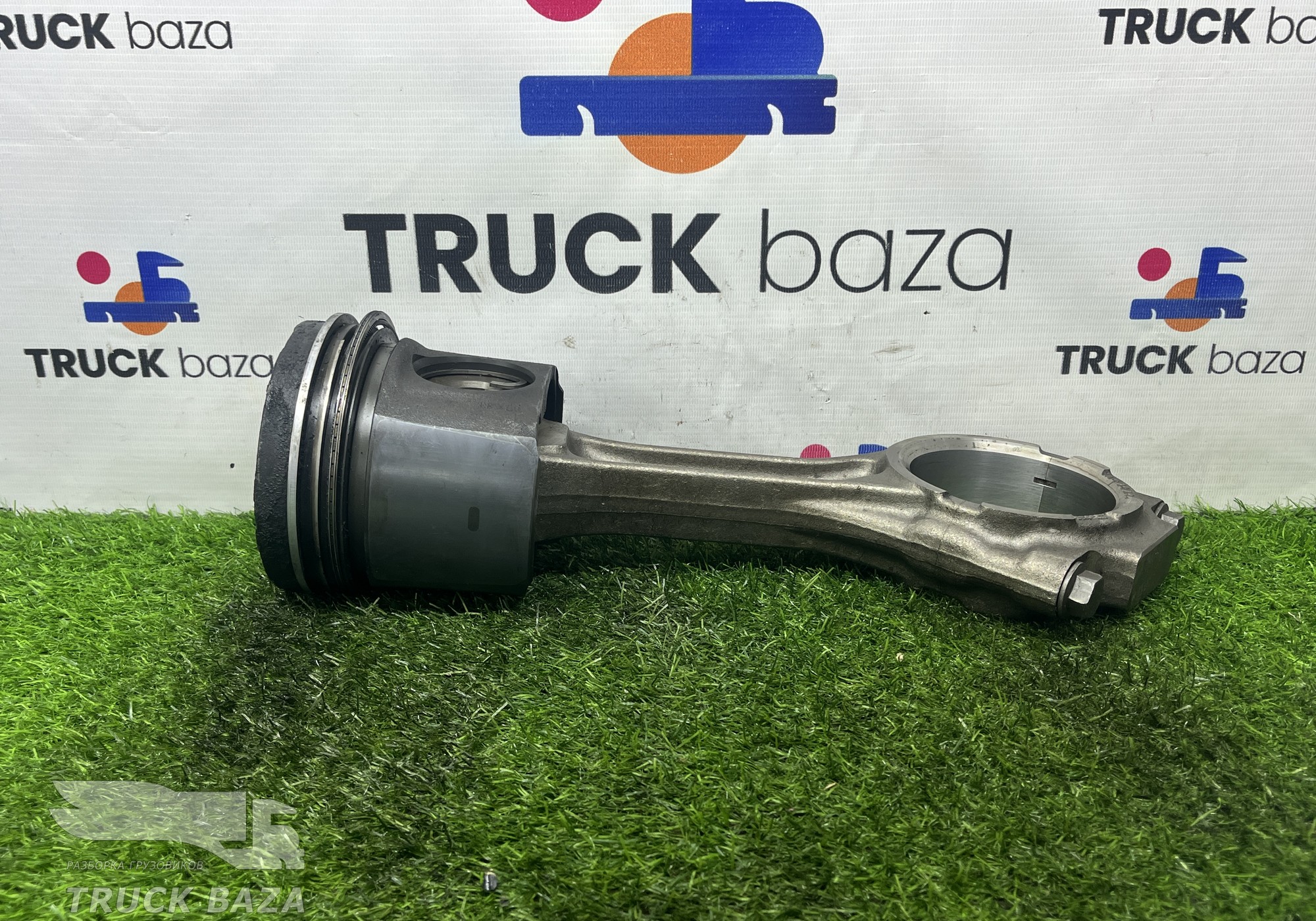 STU130135 Поршень с шатуном для Daf XF105 (с 2005)