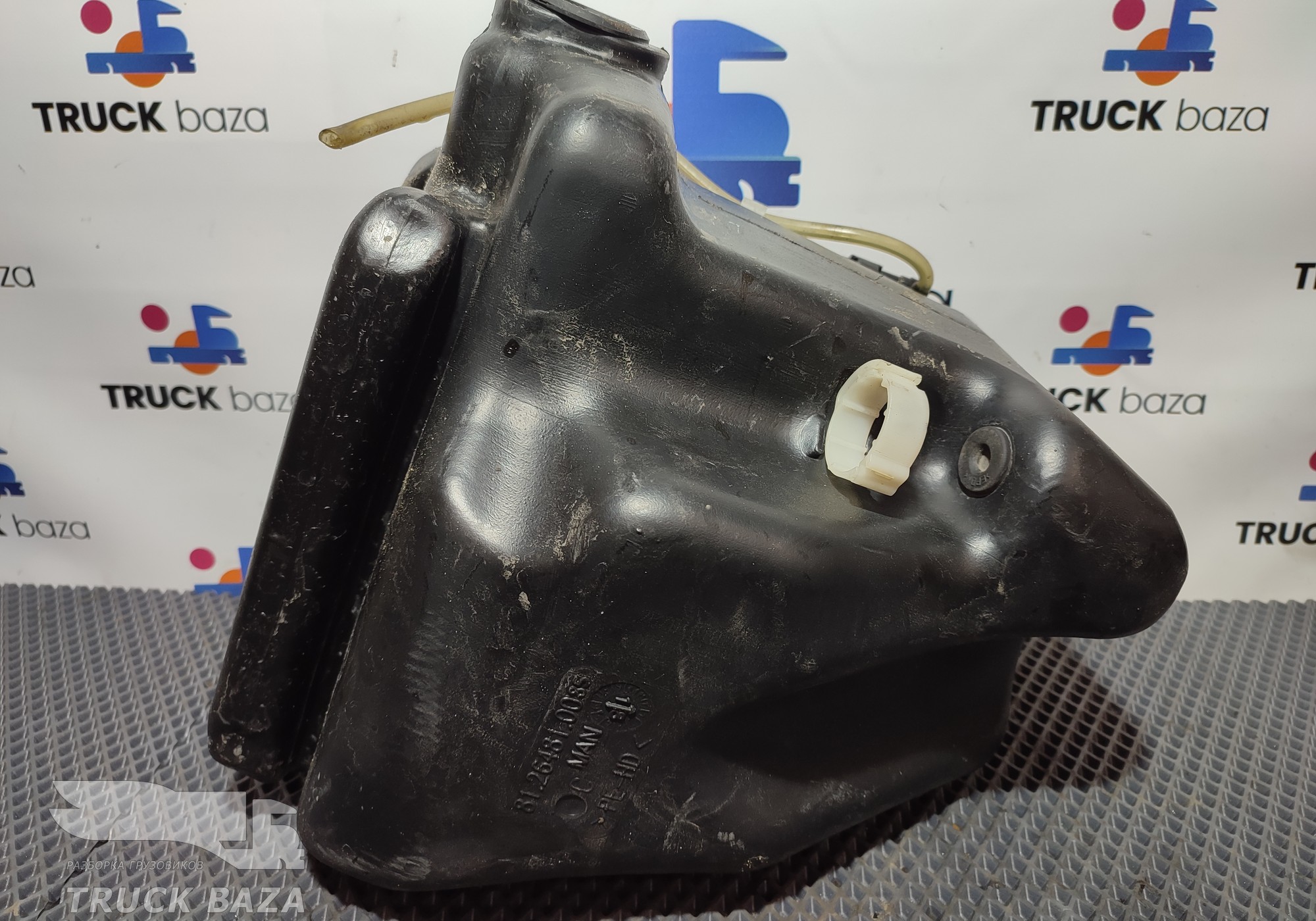 81264810085 Бачок омывателя лобового стекла