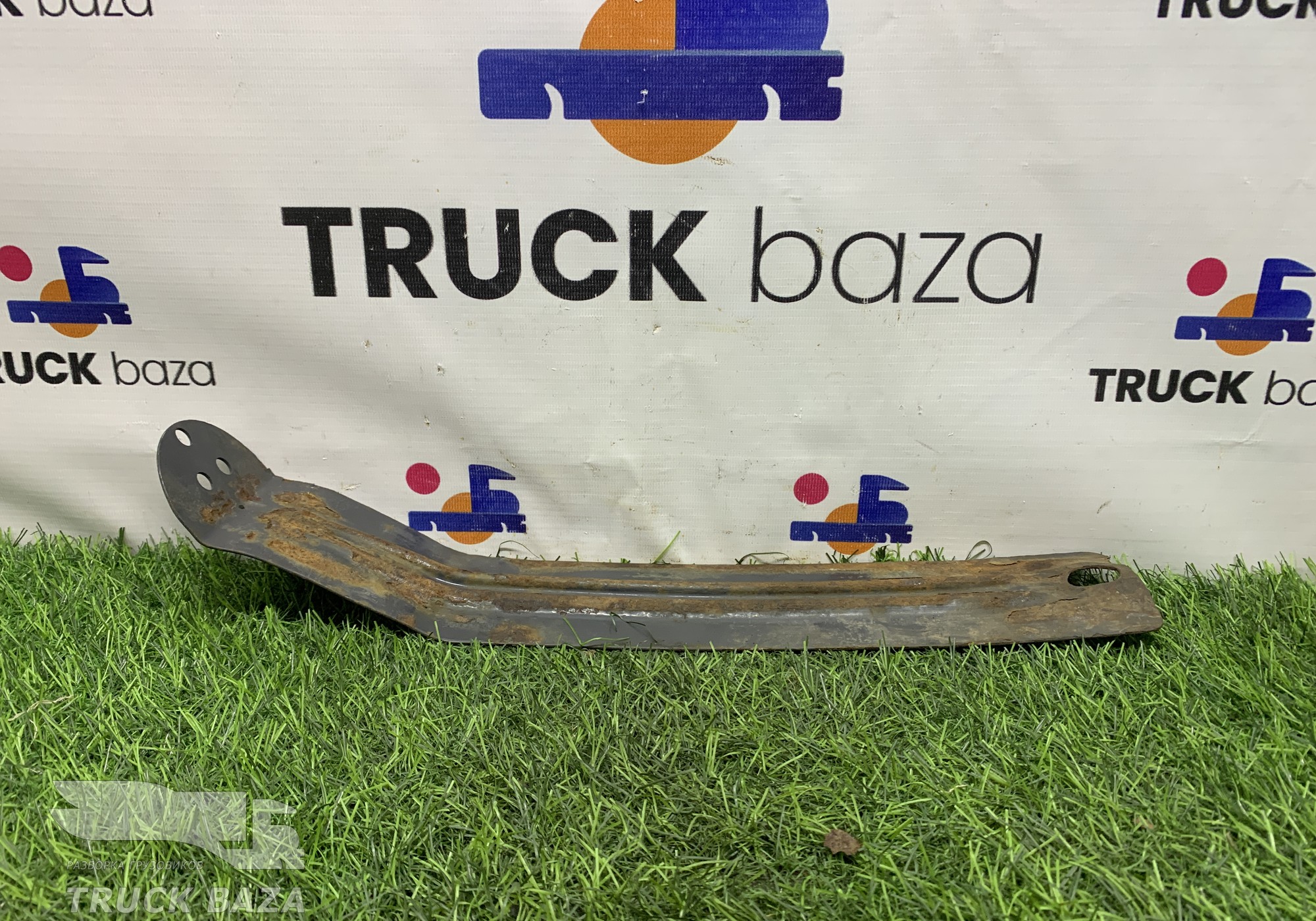 1479924 Кронштейн крыла