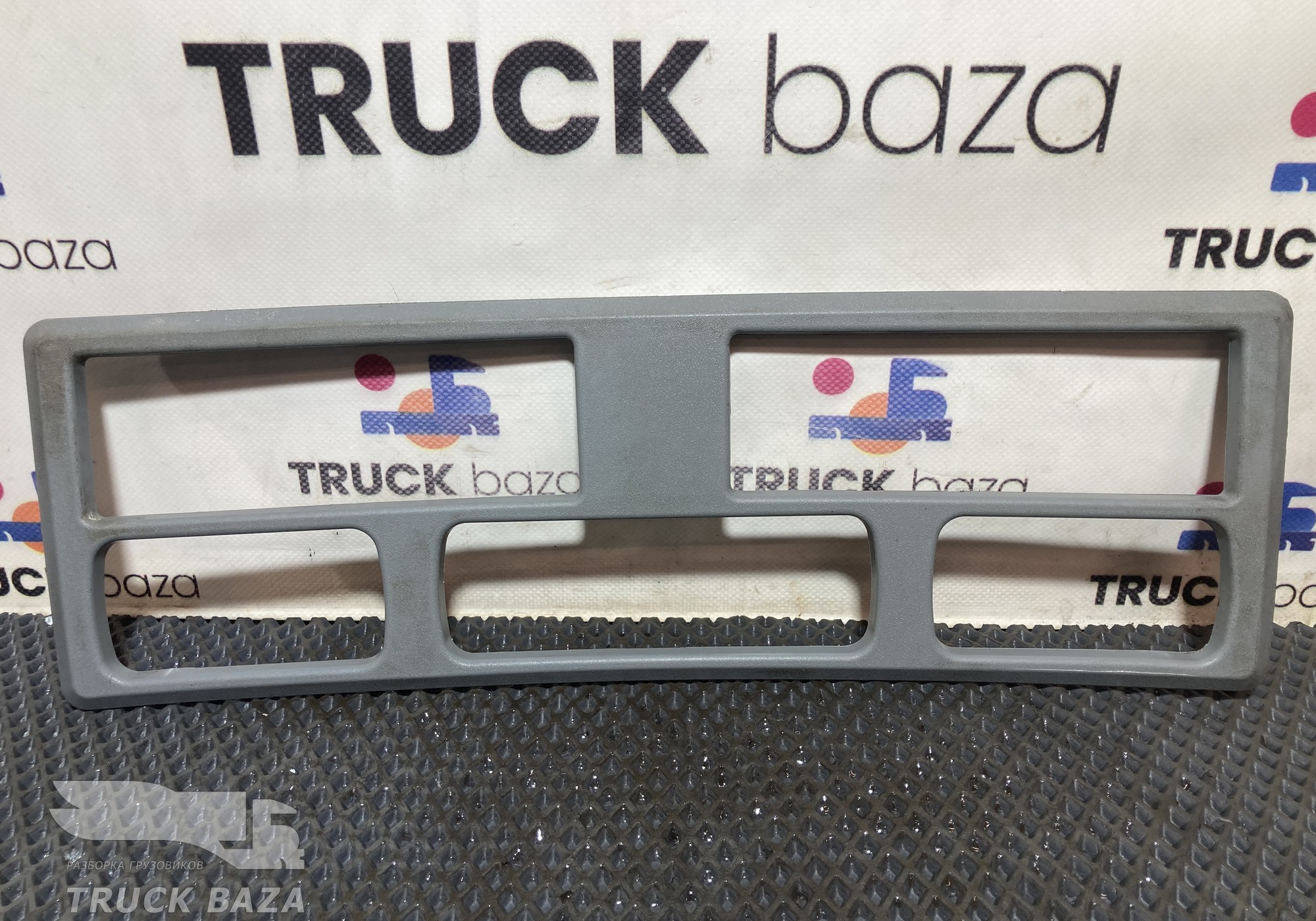 9436951057 Накладка панели приборов