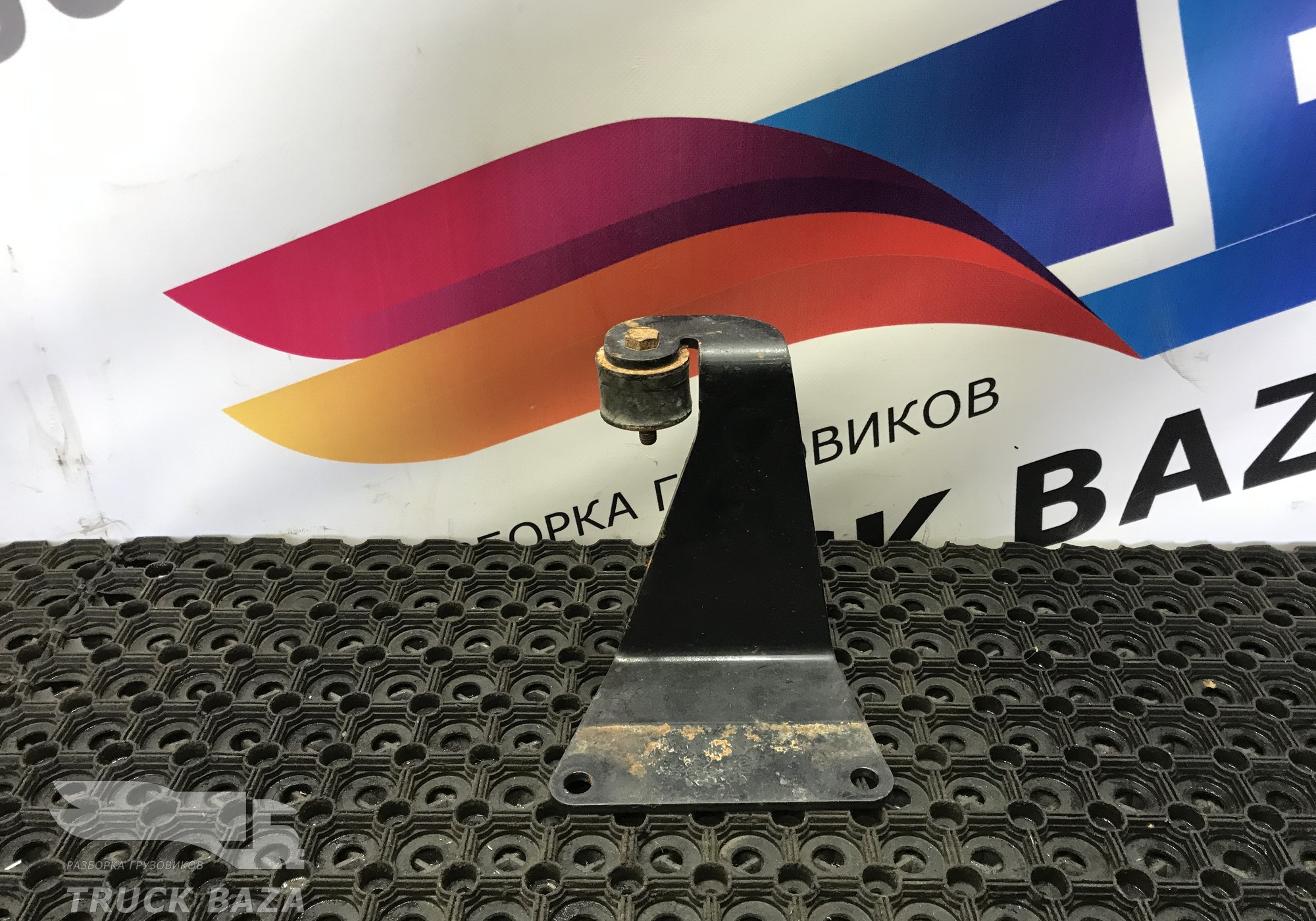 81155020272 Кронштейн глушителя основного для Man
