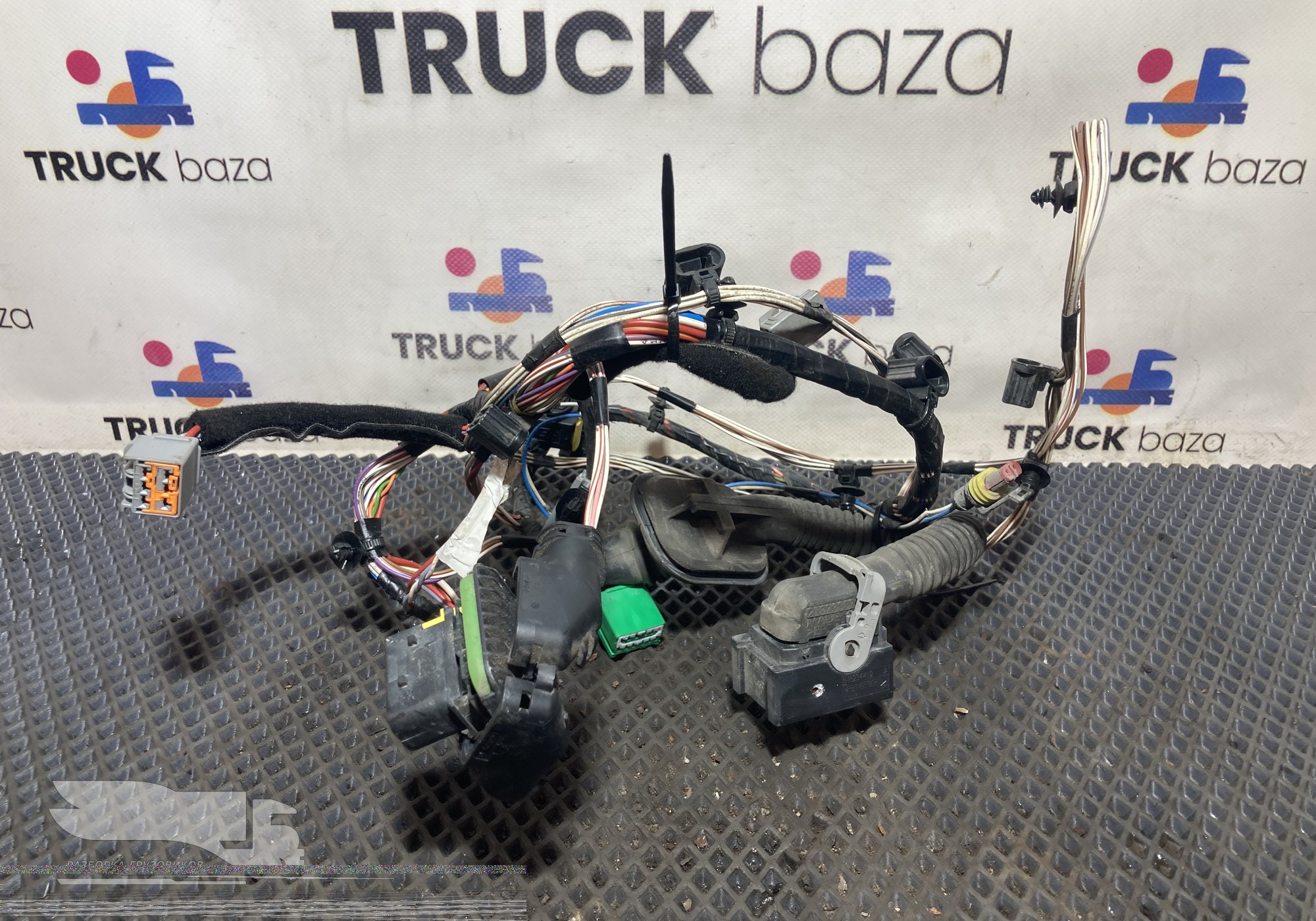7422687091 Проводка двери правой для Renault T (с 2013)