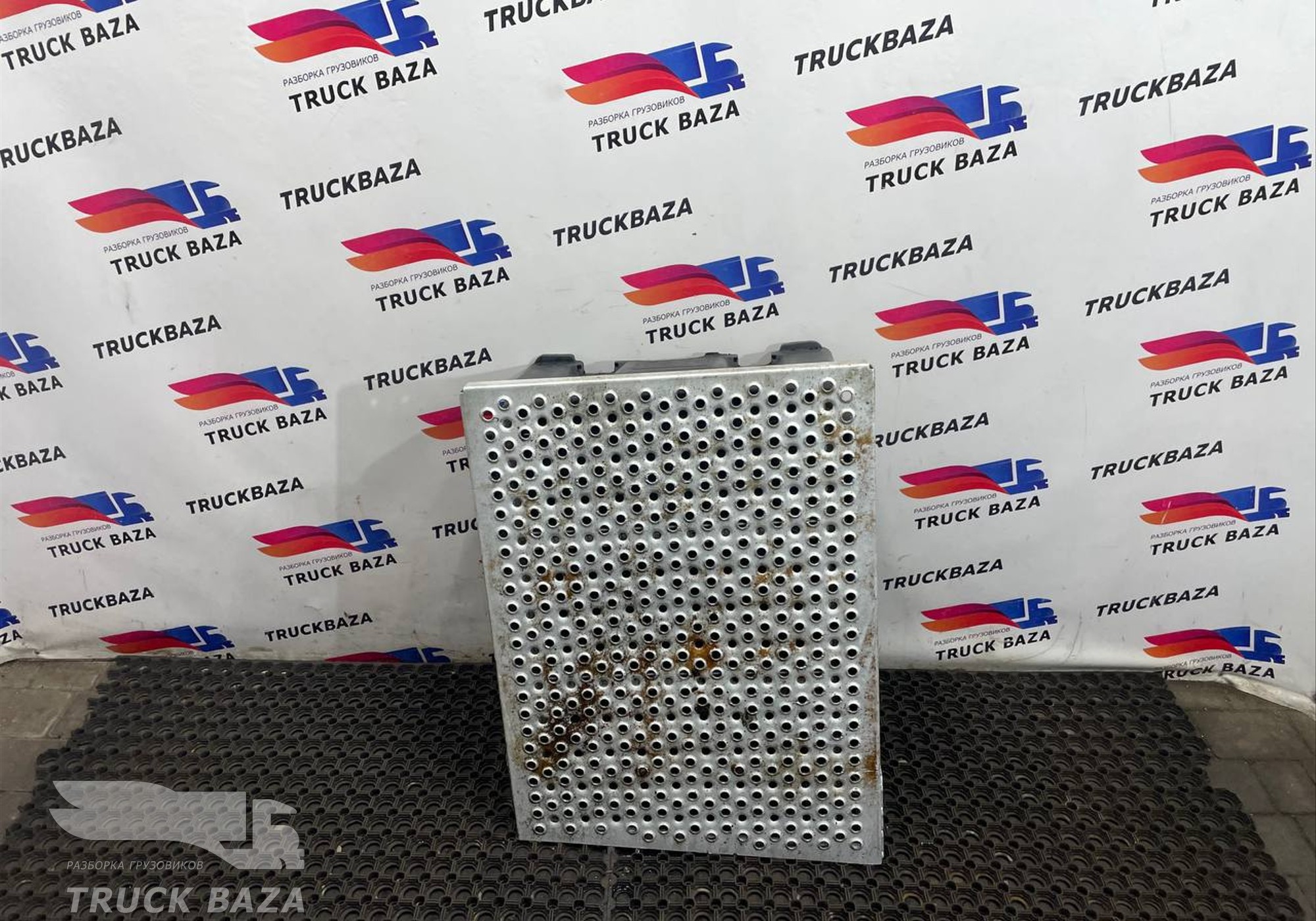 1693113 Крышка ящика АКБ для Daf XF105 (с 2005)