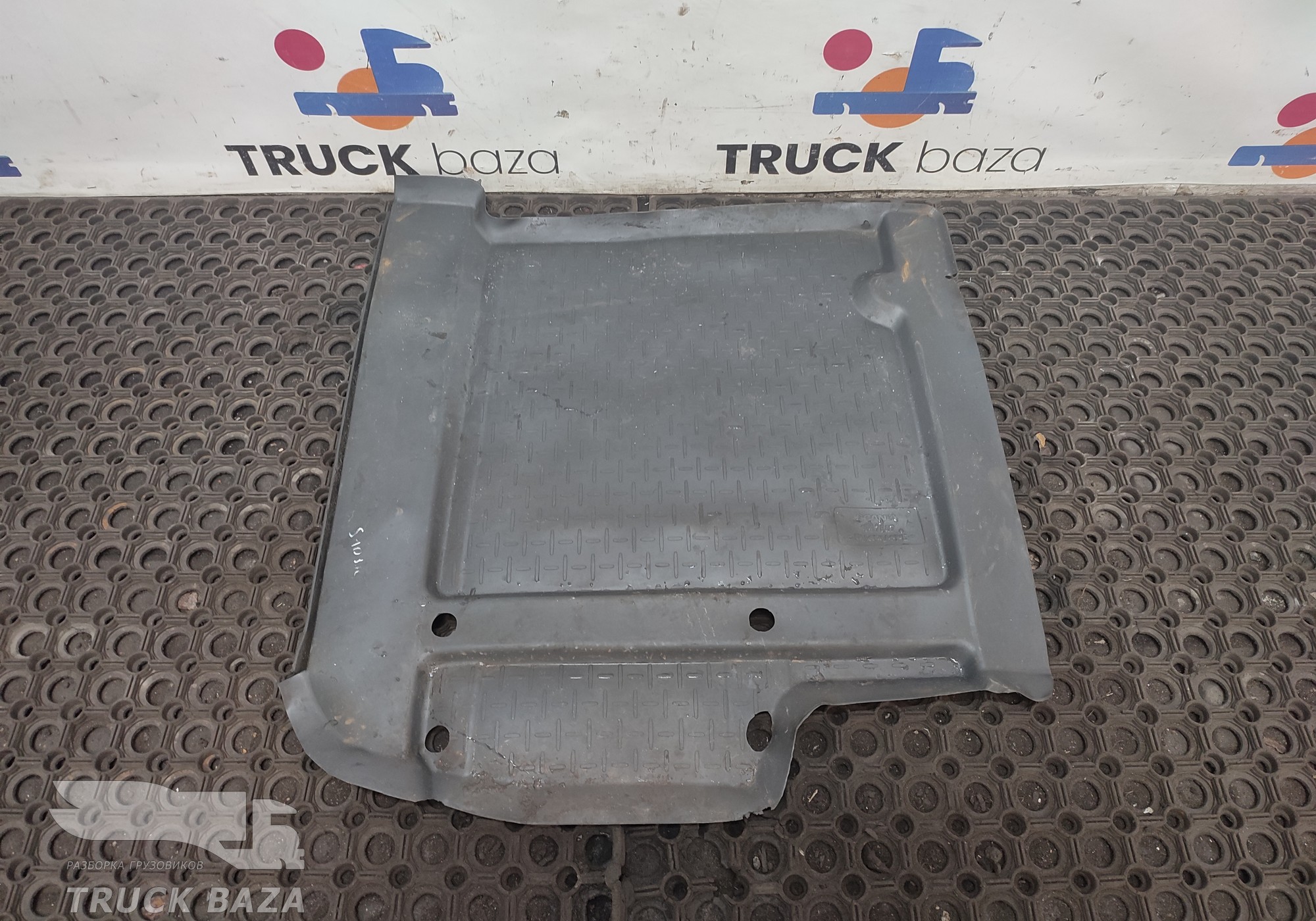 1767687 Коврик салона задний левый для Scania 5-series G (с 2004 по 2016)