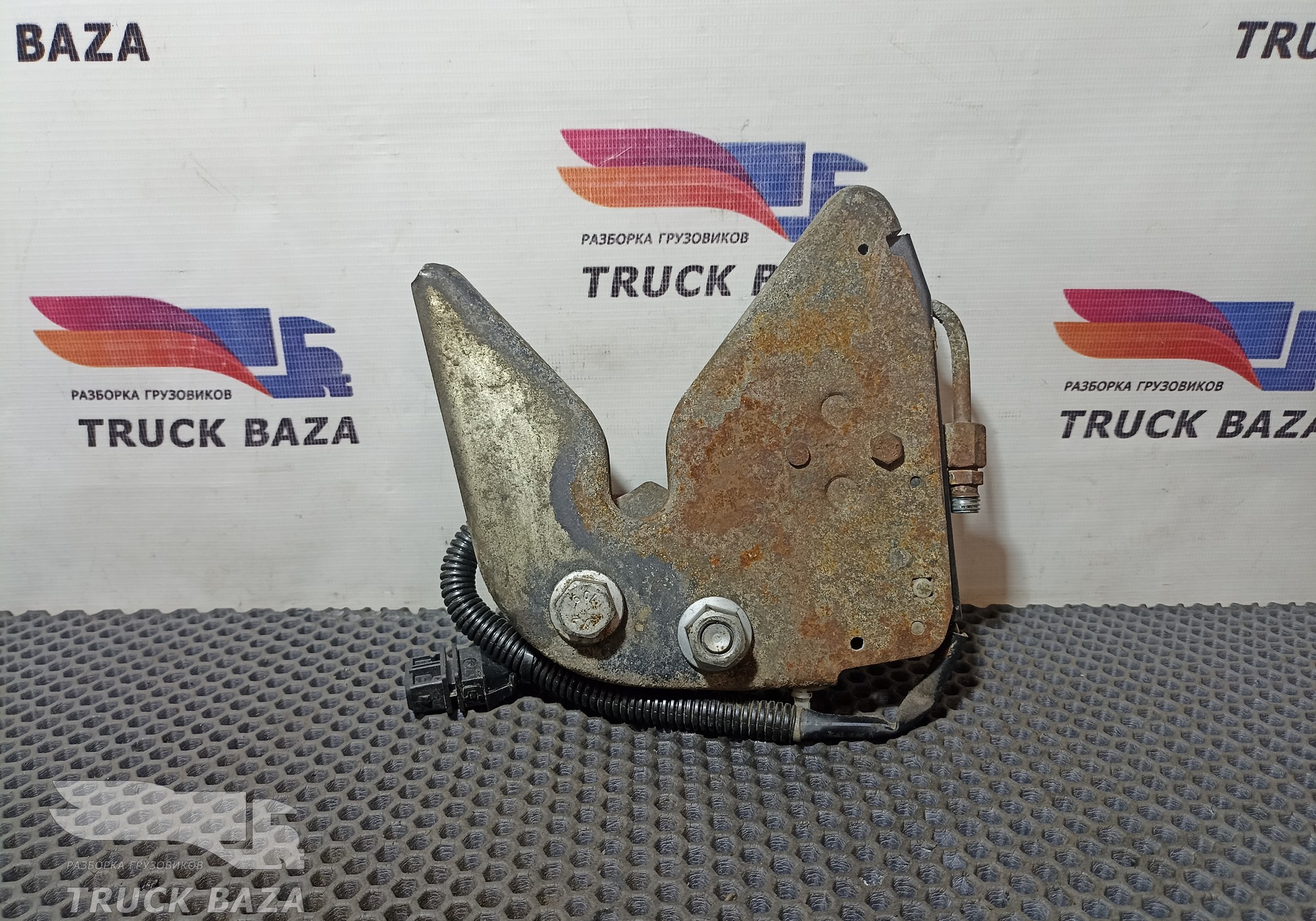 A9303100083 Замок кабины для Mercedes-Benz