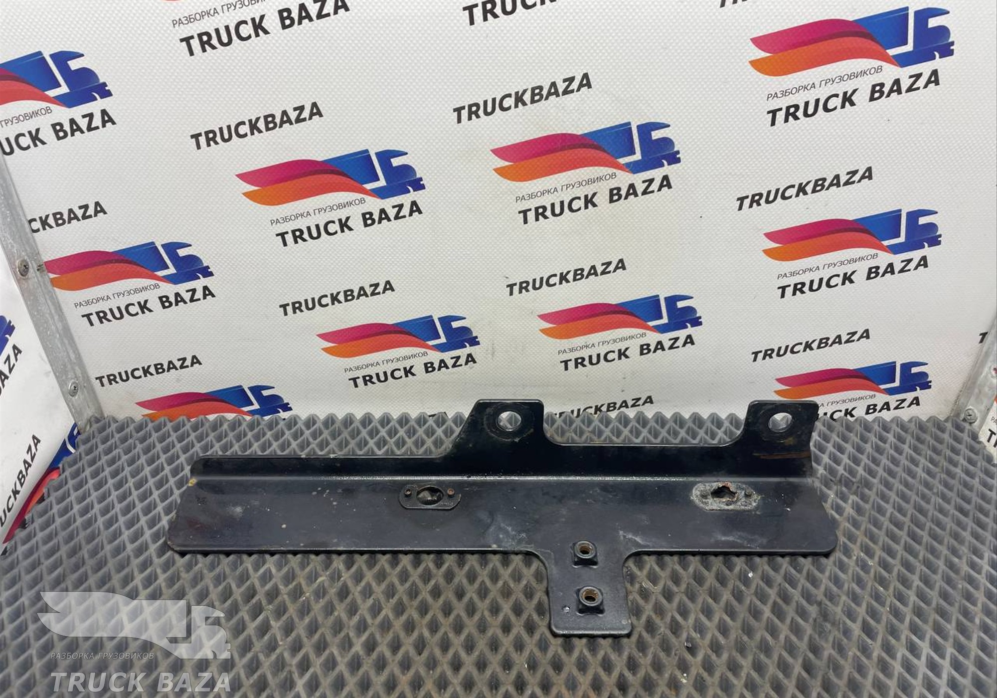 81429025549 Кронштейн трапа за кабиной для Man TGX TG3 (с 2020)