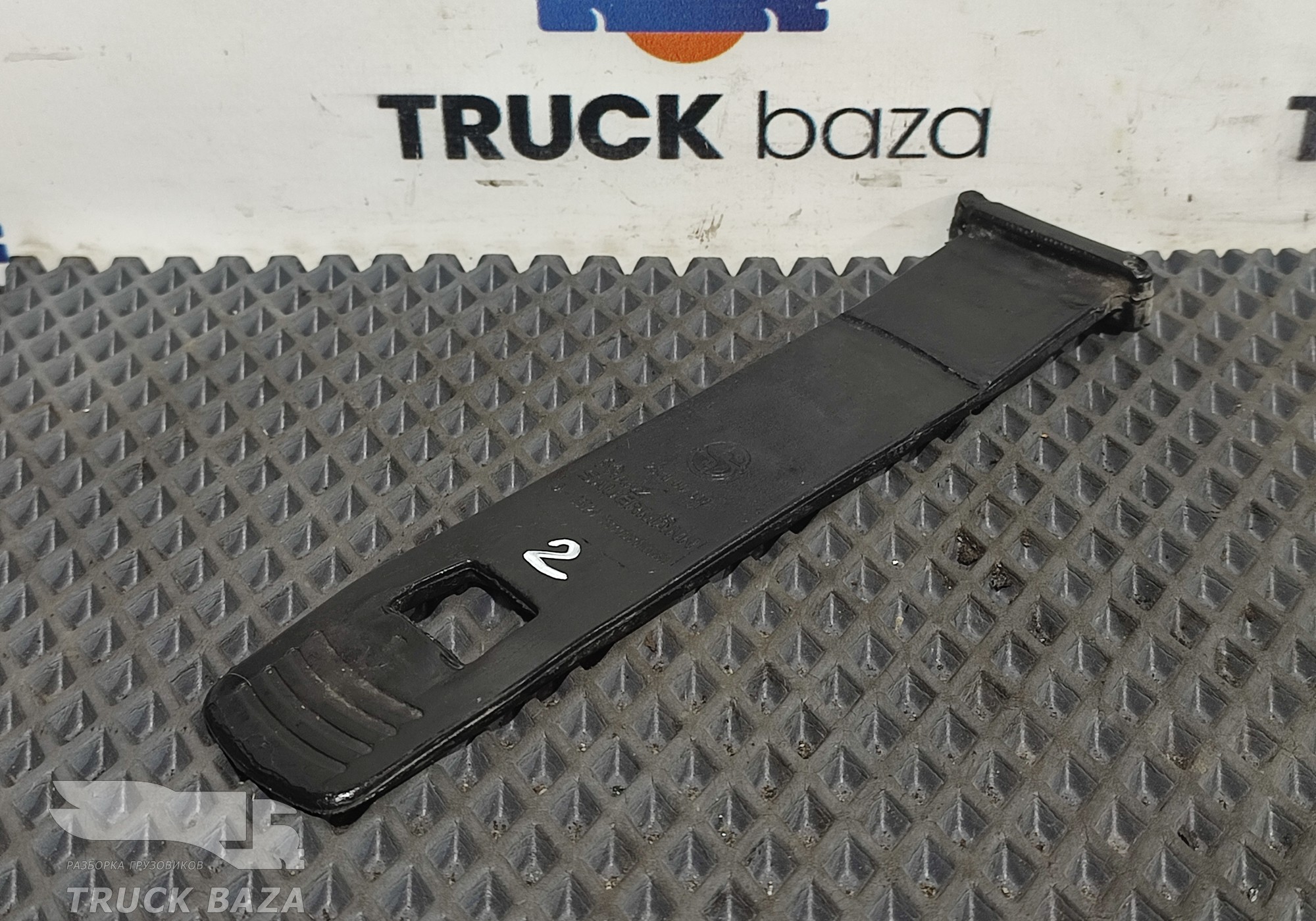 81664400192 Крепеж крыла