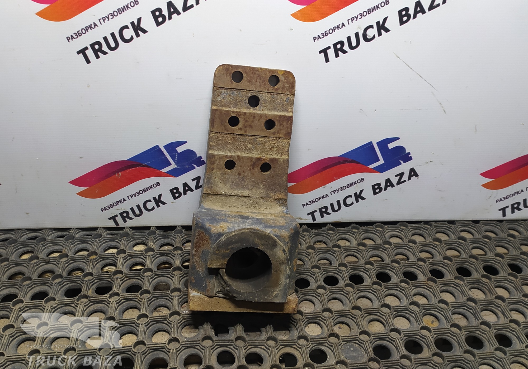 7403197958 Кронштейн заднего стабилизатора для Volvo F F12 (с 1977 по 1994)