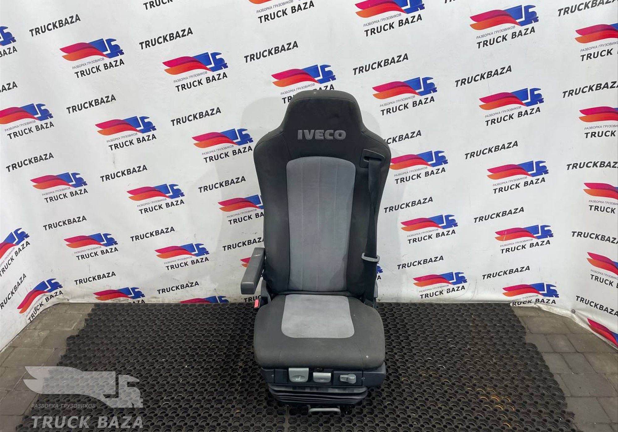 504203124 Сиденье водительское пневматическое для Iveco Stralis I (с 2002)