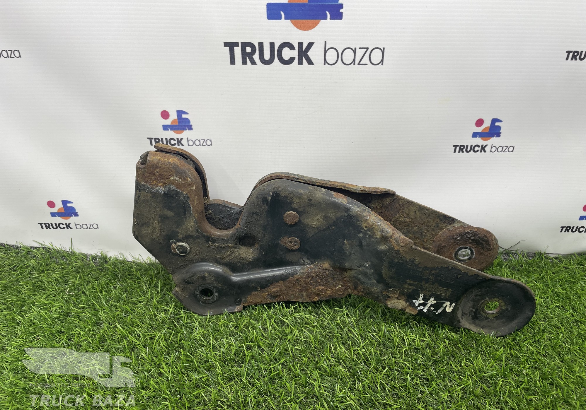 81618516030 Замок кабины для Man TGX