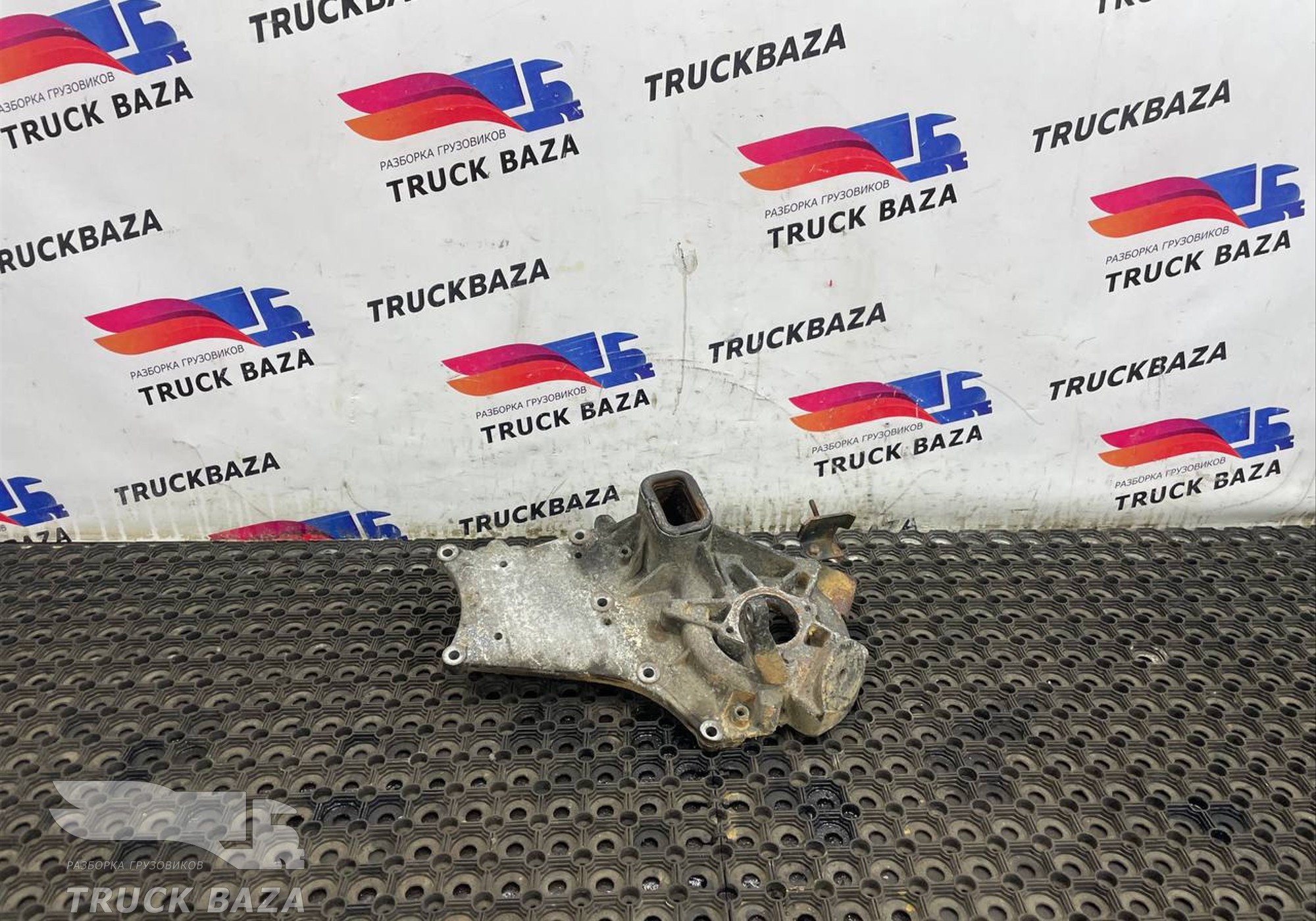 7421812257 Корпус водяного насоса для Renault Premium II (с 2005 по 2013)