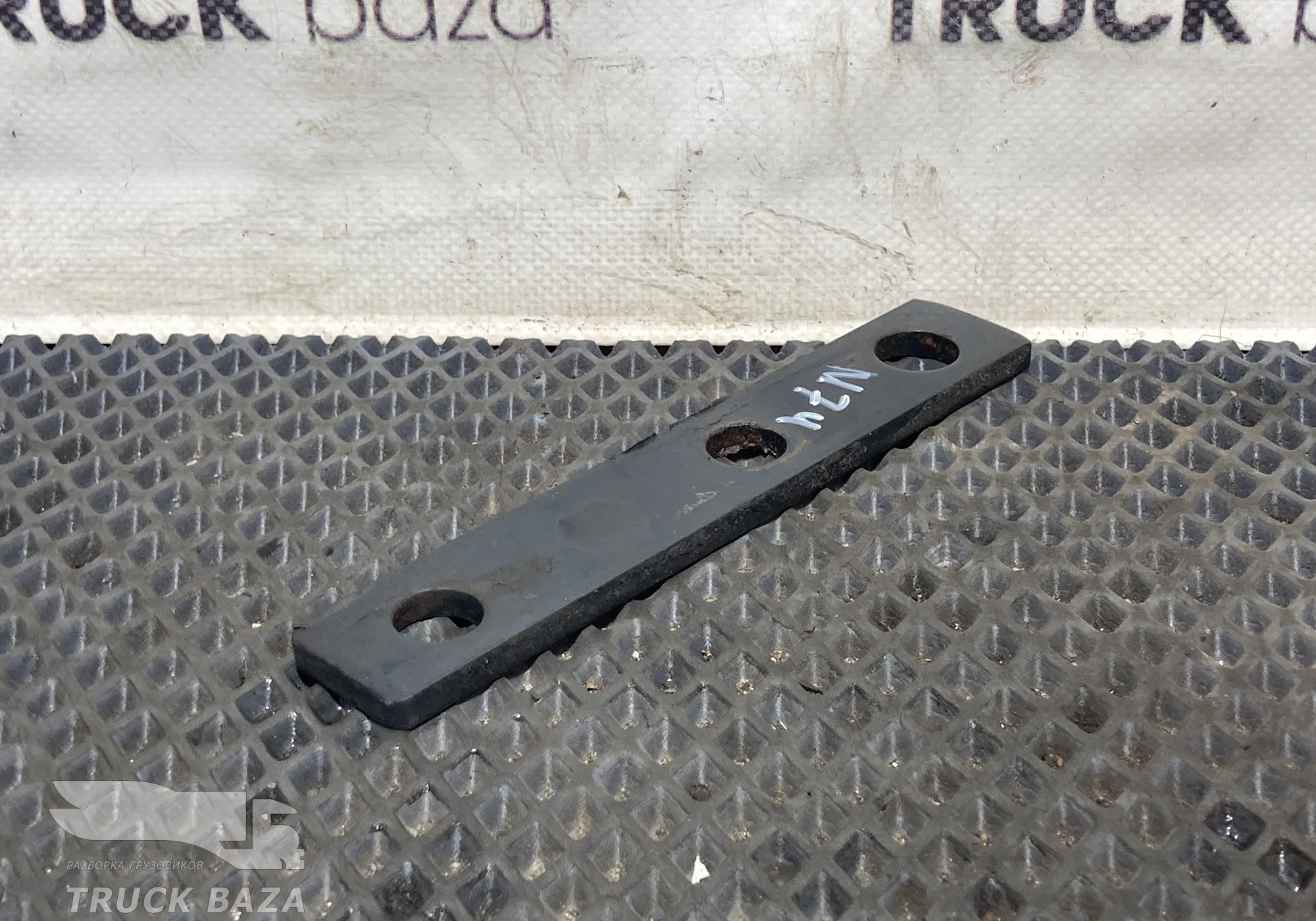 81974880647 Проставка подушки двигателя