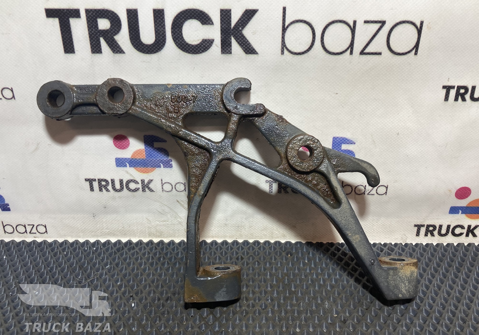 1333733 Кронштейн ящика АКБ